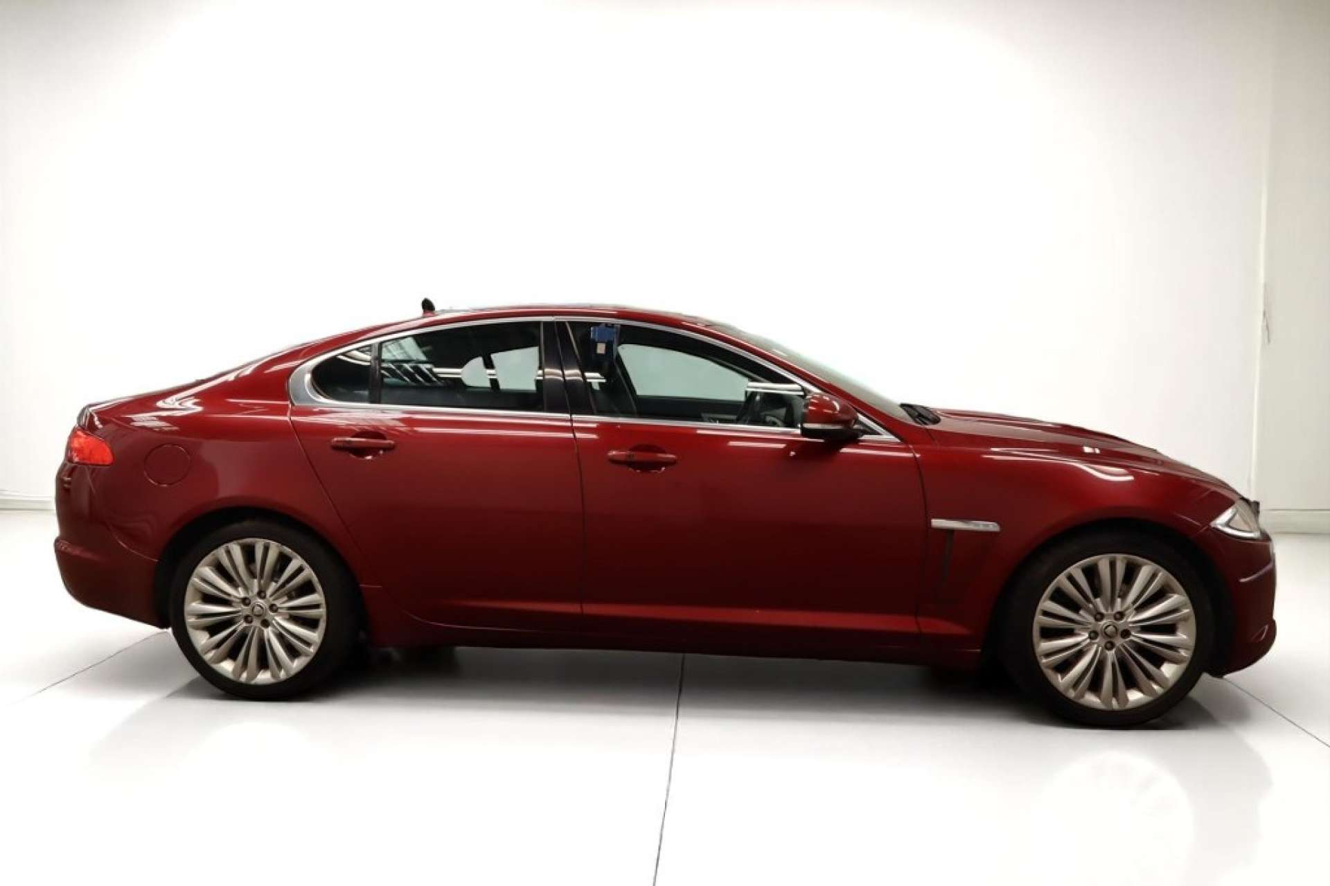 JAGUAR XF 2.2 XF Premium Luxury D Auto 4dr #10