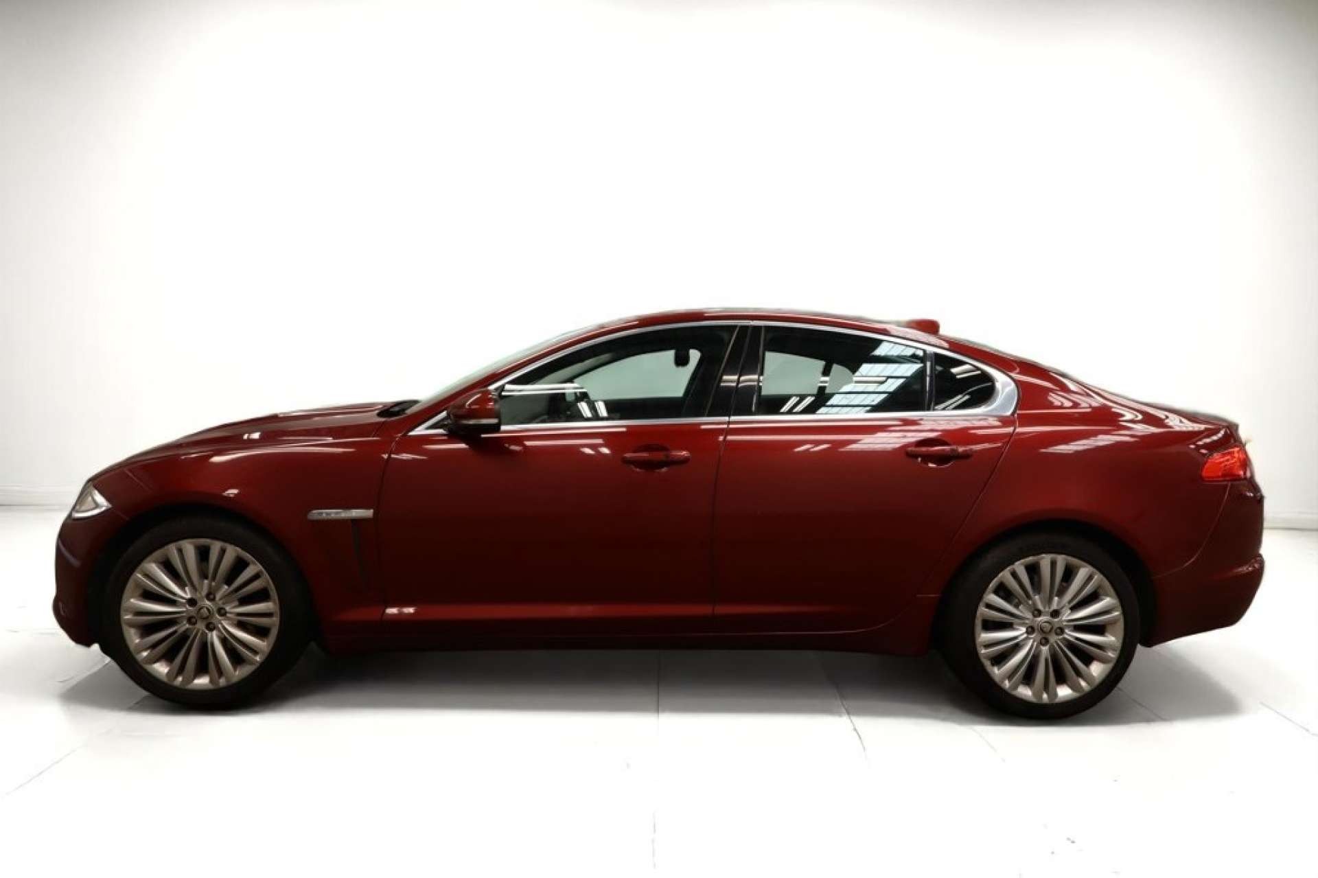 JAGUAR XF 2.2 XF Premium Luxury D Auto 4dr #11