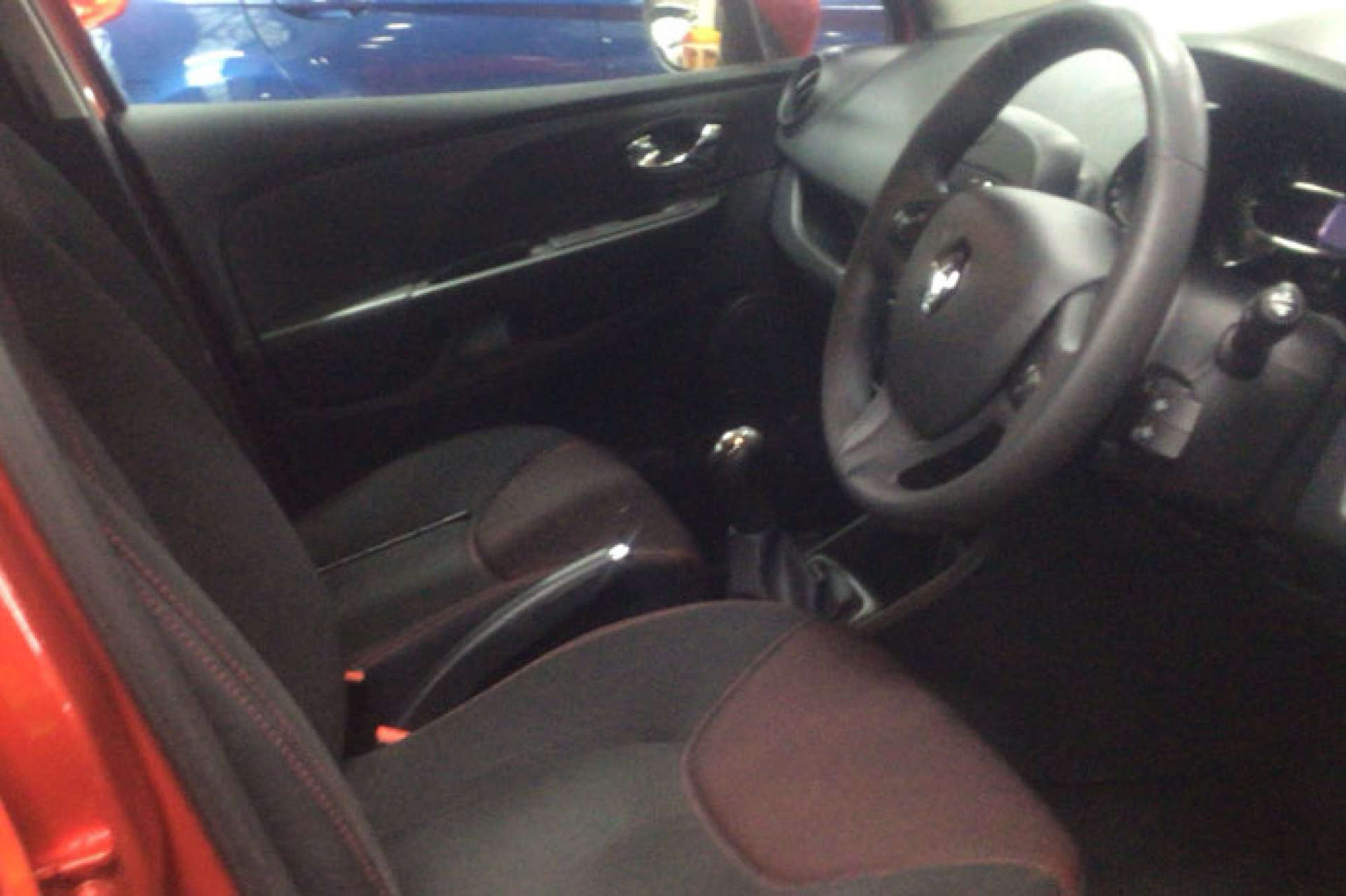 RENAULT CLIO 1.1 Clio Expression+ 16V 5dr #2