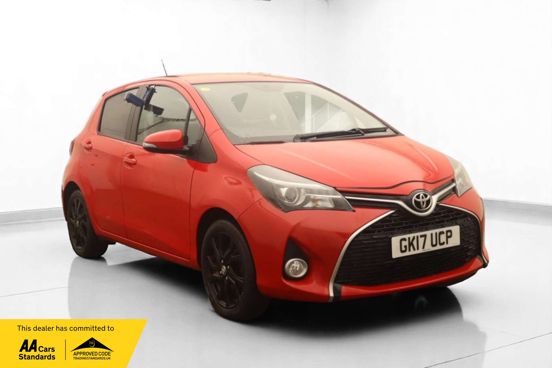TOYOTA YARIS 1.3 Yaris Design VVT-i 5dr