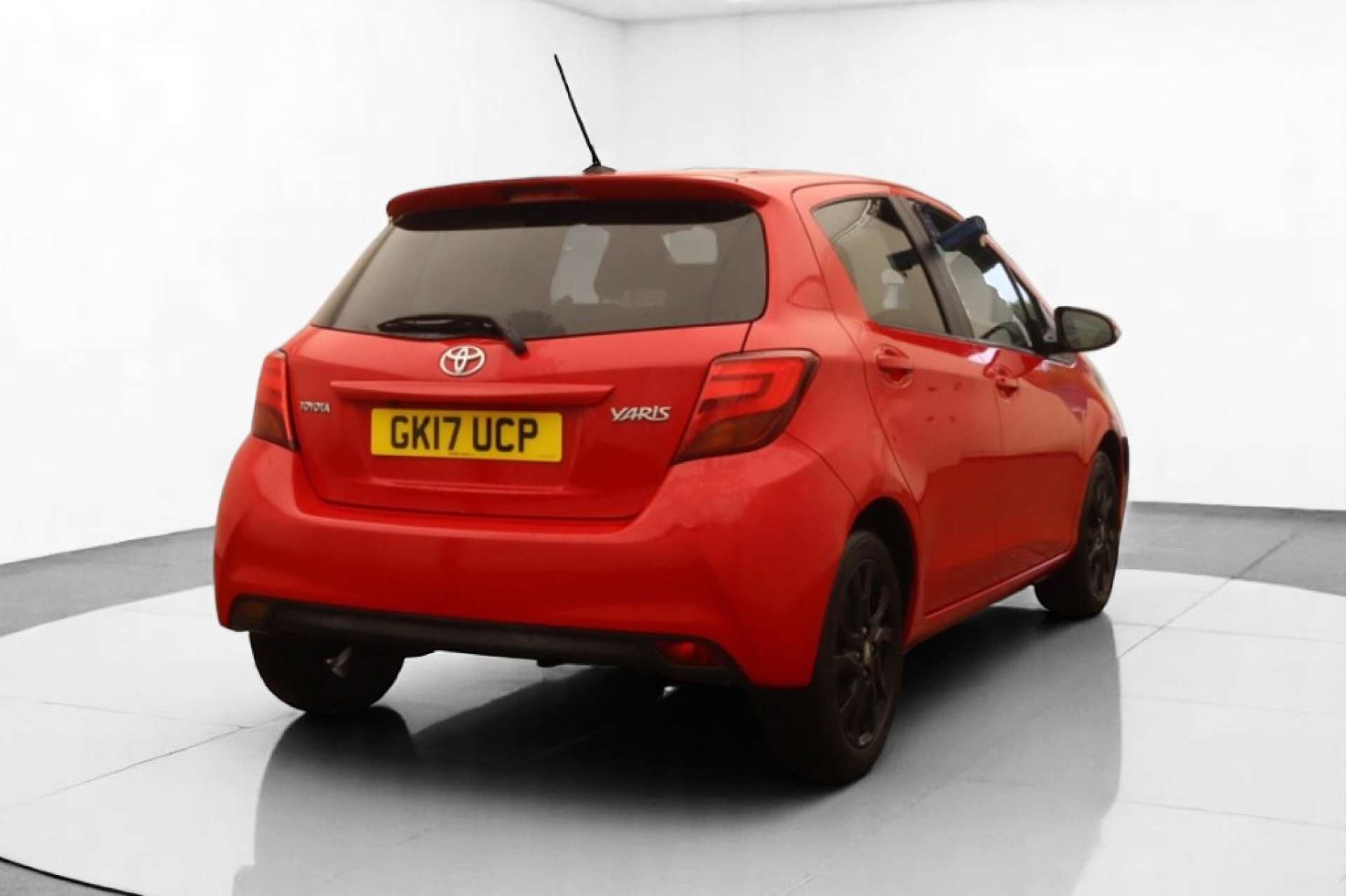 TOYOTA YARIS 1.3 Yaris Design VVT-i 5dr #7