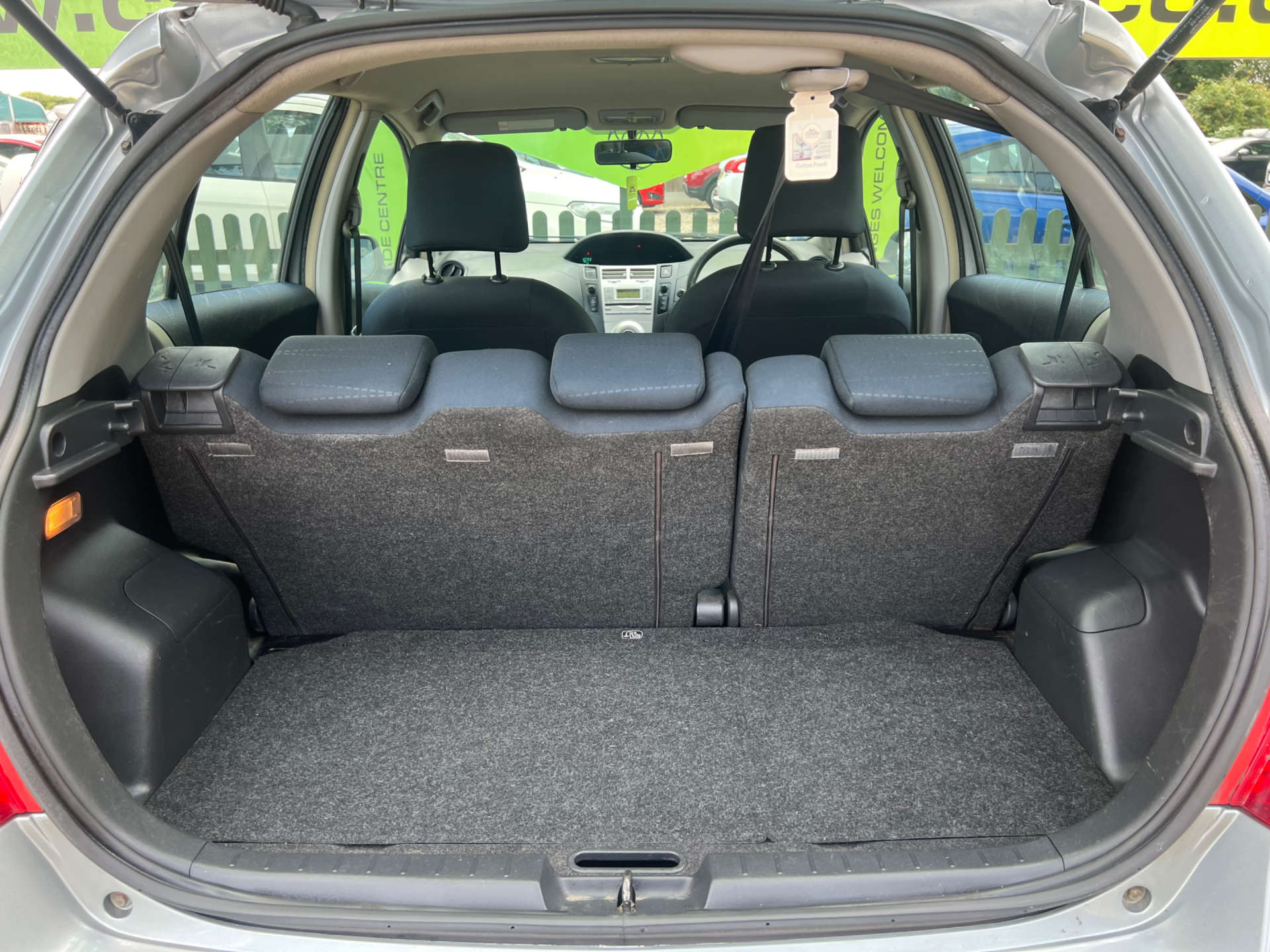 TOYOTA YARIS 1.3 Yaris Zinc 5dr #9