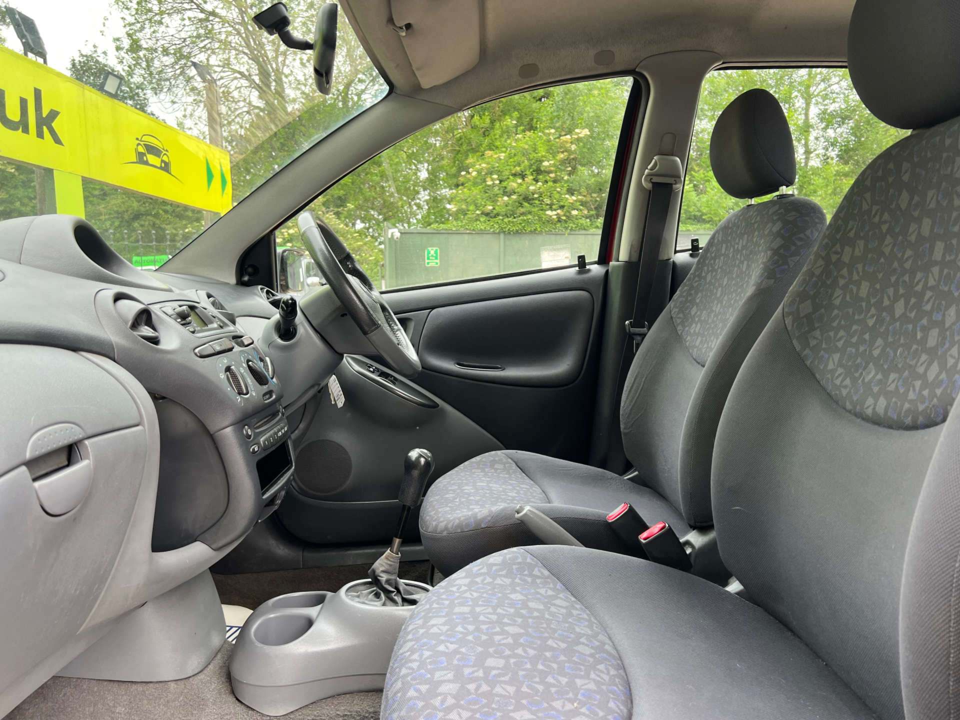 TOYOTA YARIS 1.0 Yaris VVTi Colour Collection 5dr #13