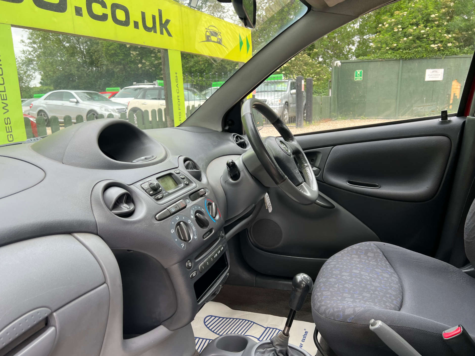 TOYOTA YARIS 1.0 Yaris VVTi Colour Collection 5dr #14