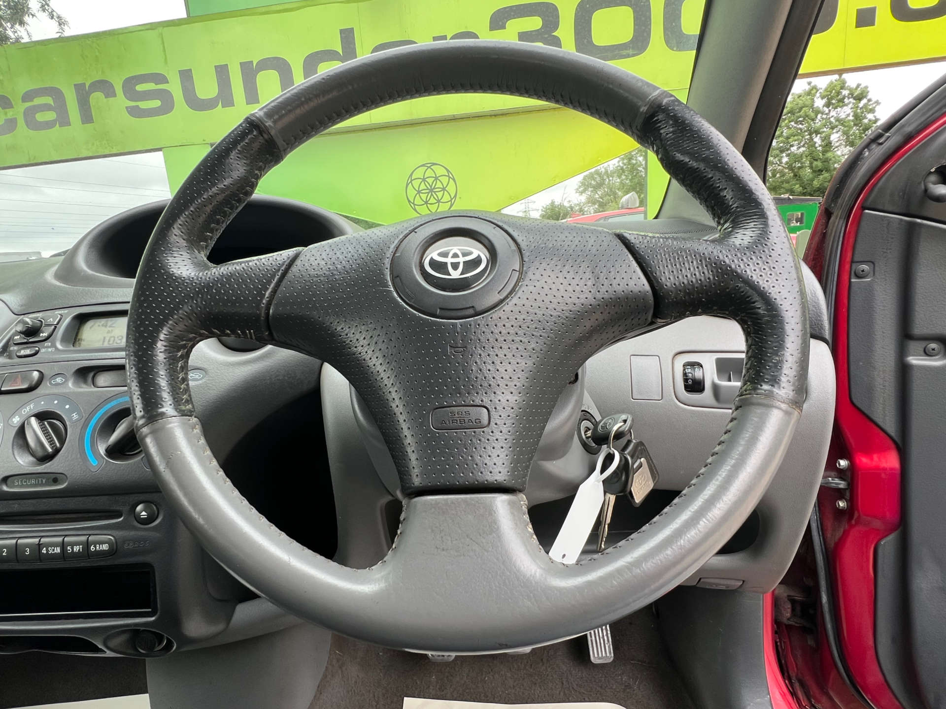 TOYOTA YARIS 1.0 Yaris VVTi Colour Collection 5dr #16