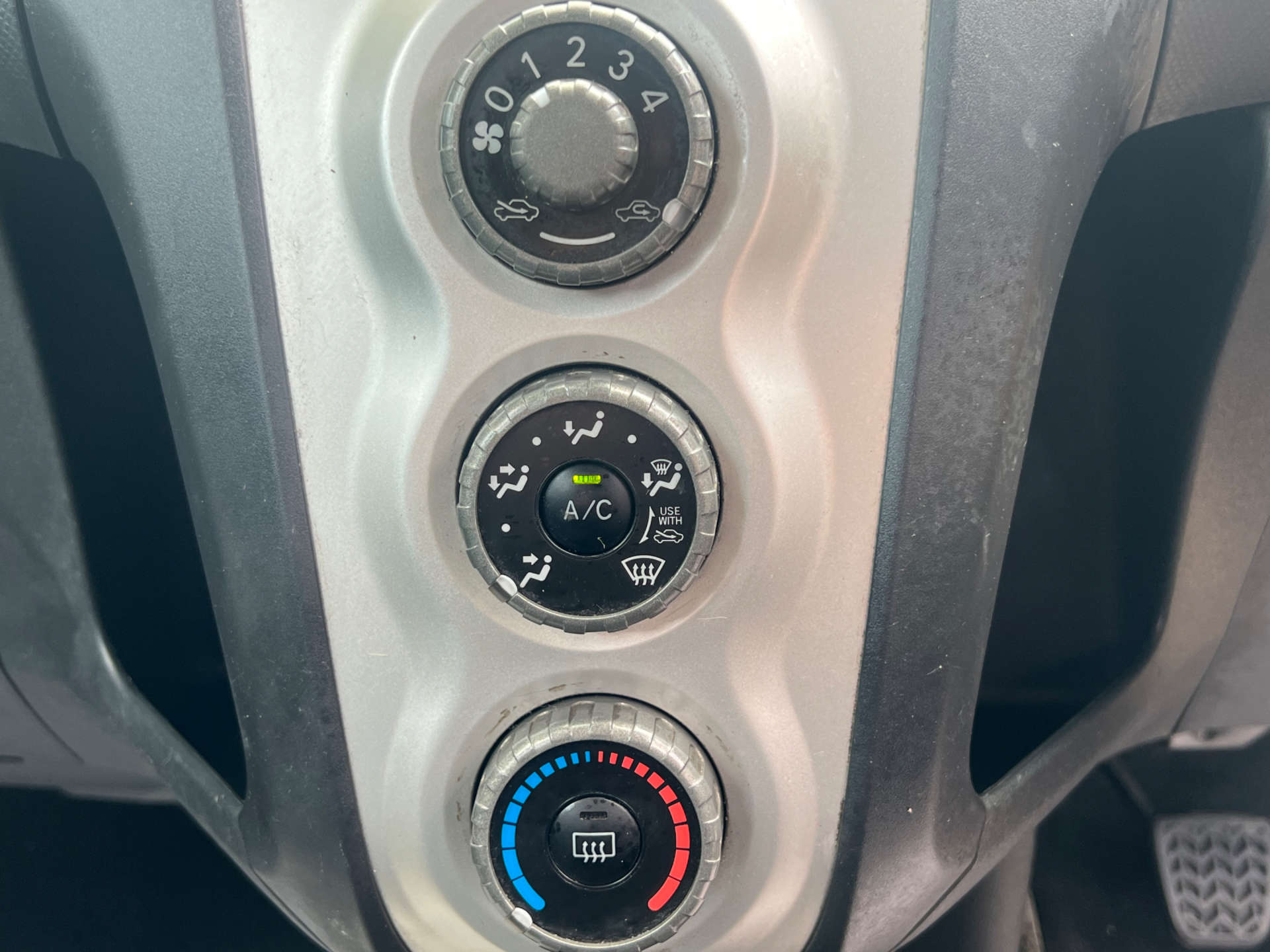 TOYOTA YARIS 1.3 Yaris Zinc 5dr #14