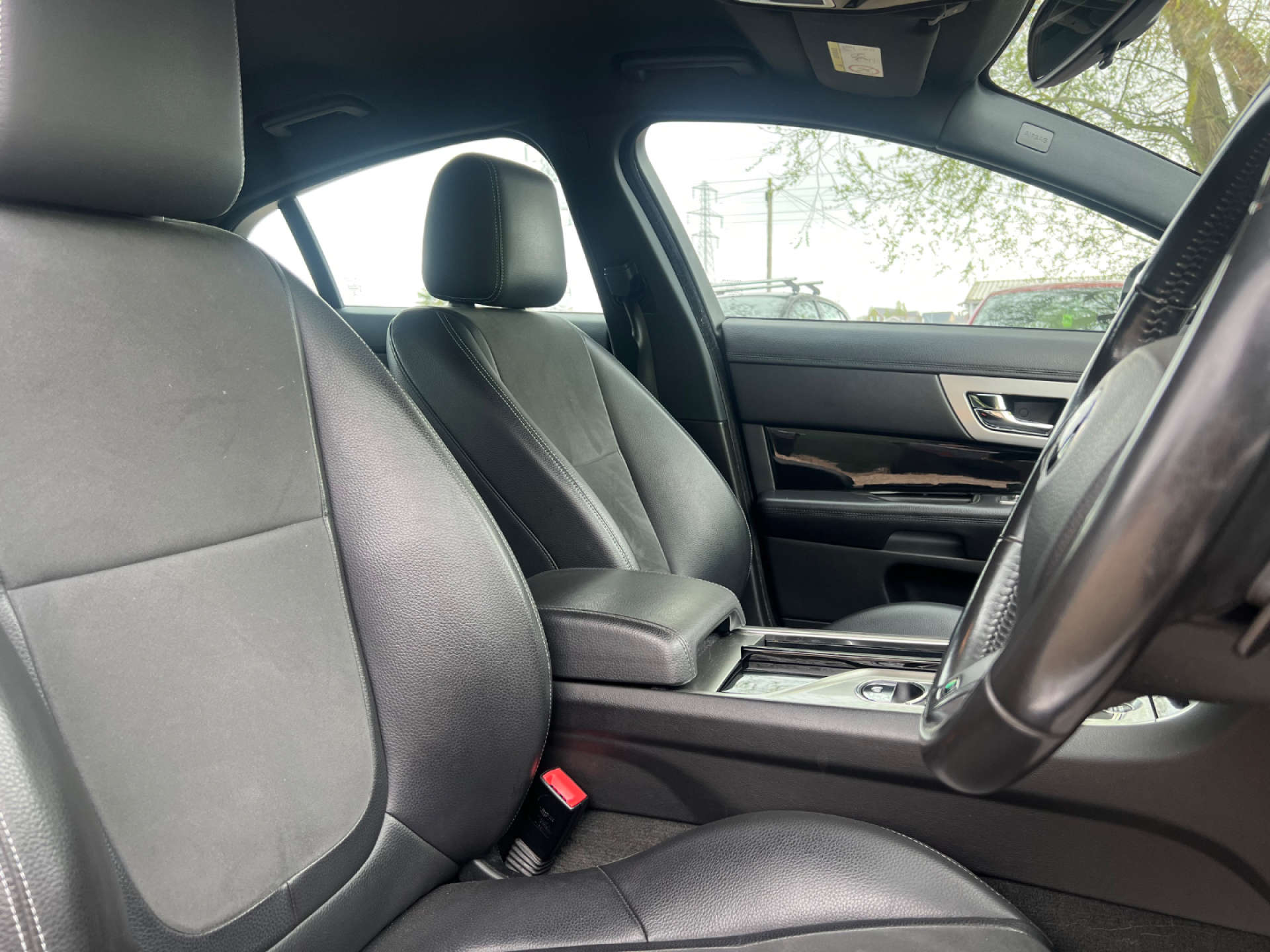 JAGUAR XF 2.2 XF R-Sport D Auto 4dr #10