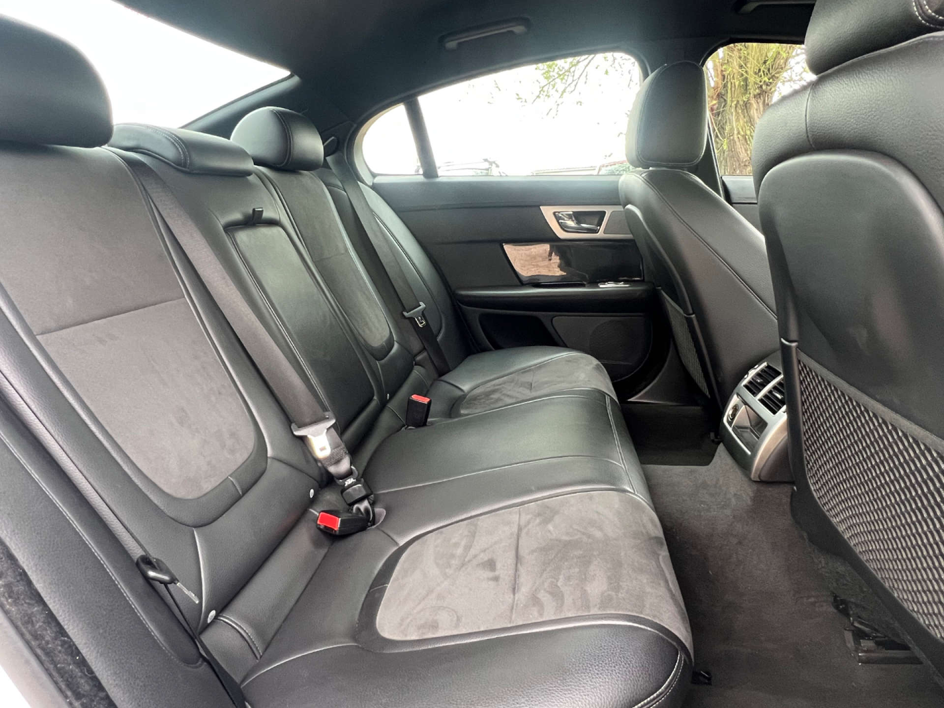 JAGUAR XF 2.2 XF R-Sport D Auto 4dr #11