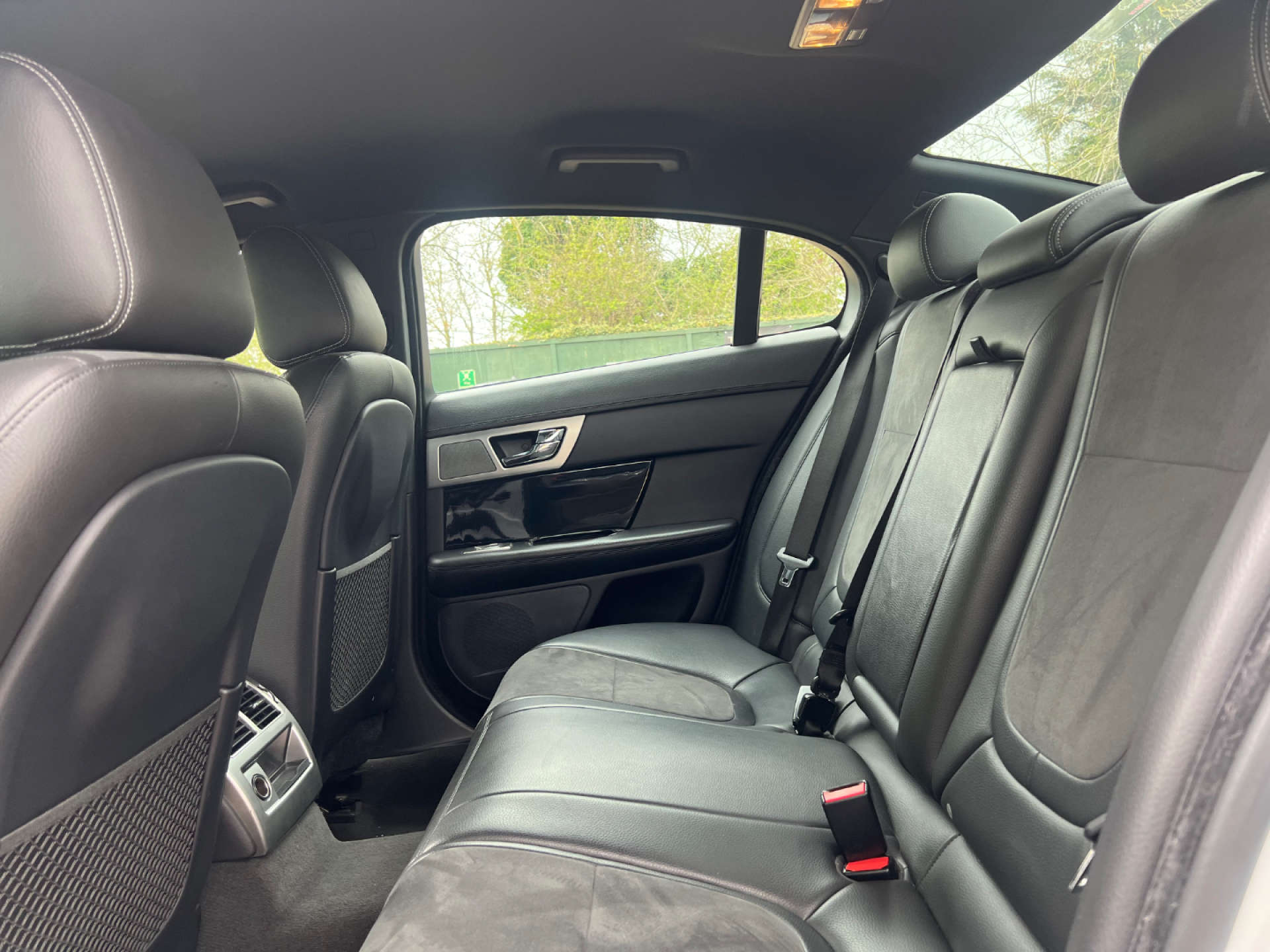 JAGUAR XF 2.2 XF R-Sport D Auto 4dr #13