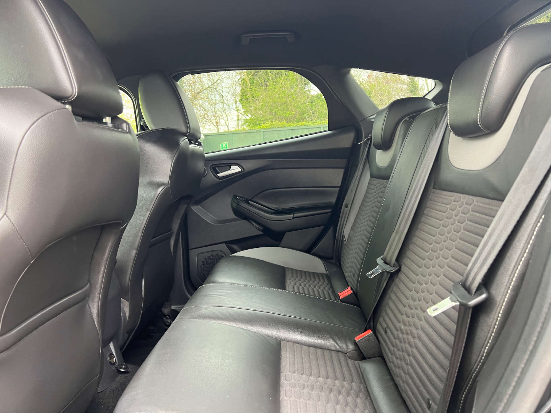 FORD FOCUS 2.0 Focus ST-2 T 5dr #12