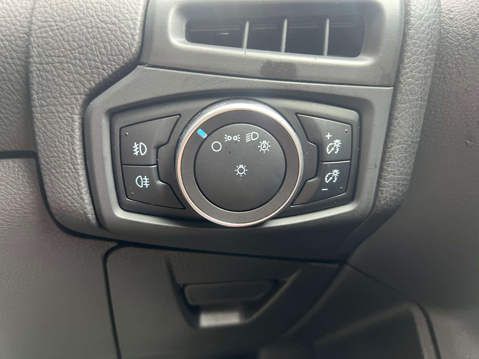 FORD FOCUS 1.5 Focus Titanium X 5dr #28