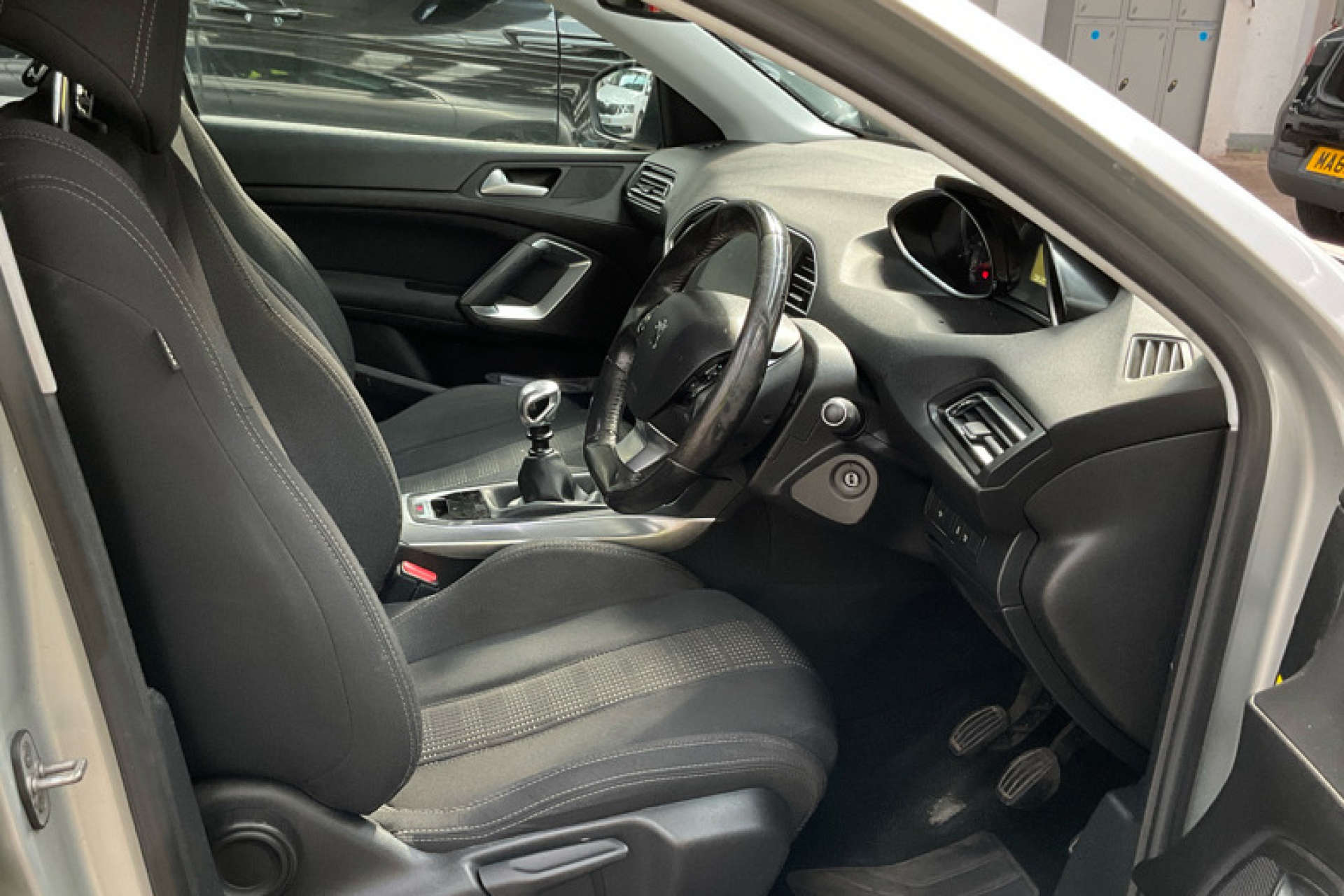 PEUGEOT 308 2.0 308 Allure HDi Blue S/S 5dr #2