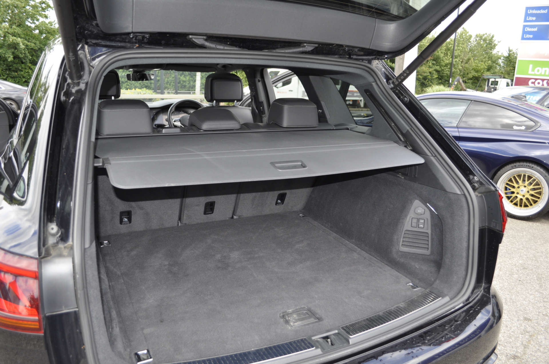 VOLKSWAGEN TOUAREG 3.0 Touareg V6 Black Edition TDI Auto 4WD 5dr #14