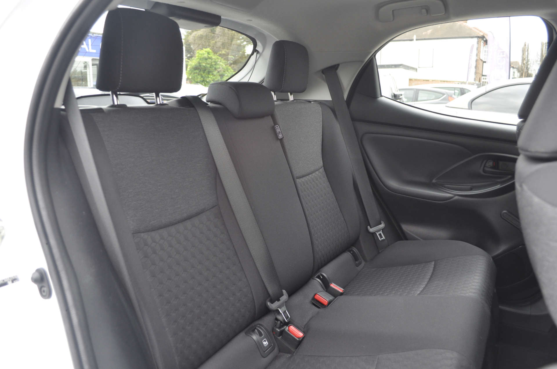 TOYOTA YARIS 1.5 Yaris Icon HEV CVT 5dr #8