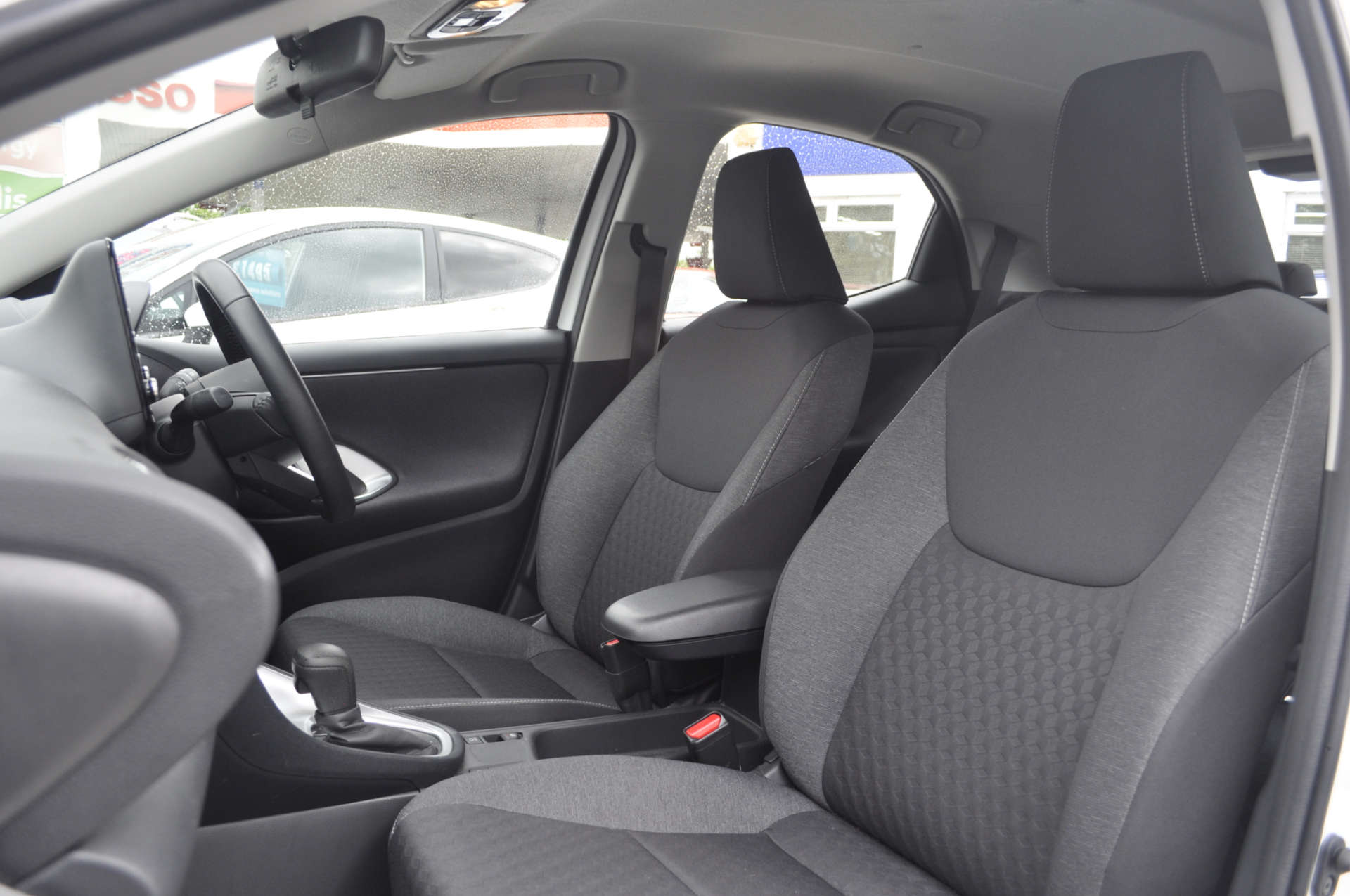 TOYOTA YARIS 1.5 Yaris Icon HEV CVT 5dr #9