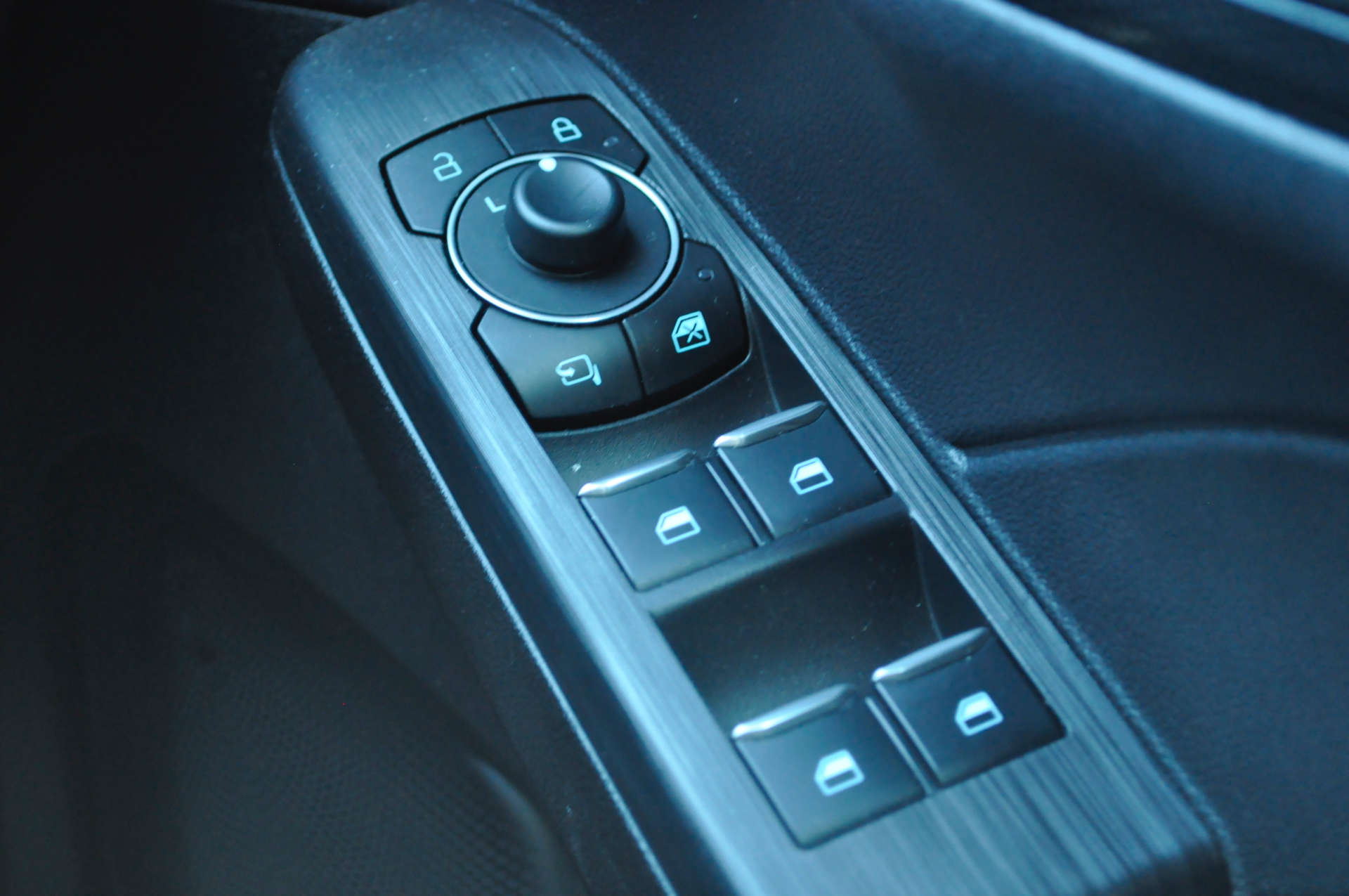 FORD KUGA 2.5 Kuga ST-Line X Edition HEV CVT 5dr #25