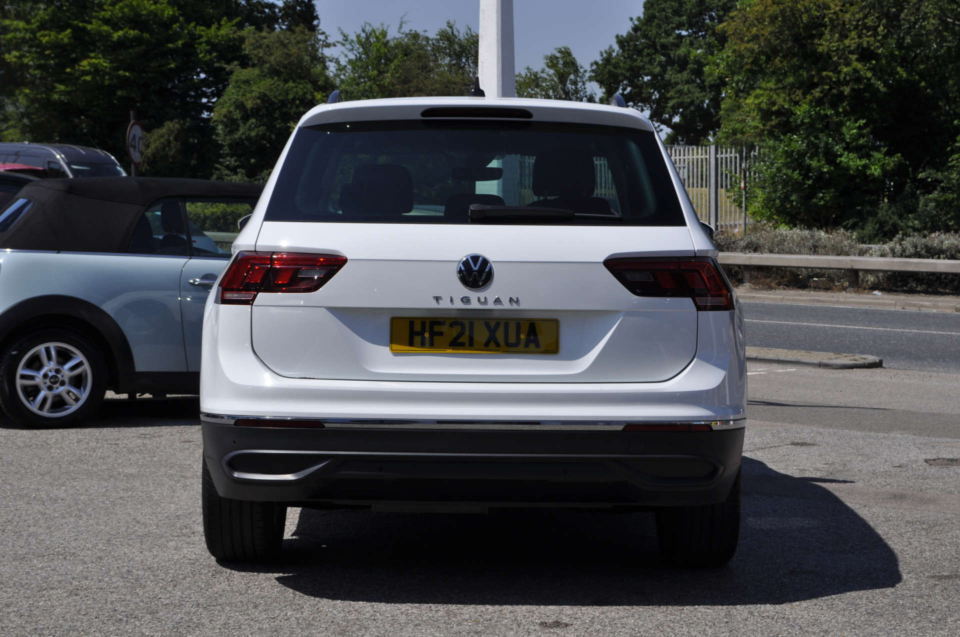 VOLKSWAGEN TIGUAN 2.0 Tiguan Life TDI Semi-Auto 5dr #1