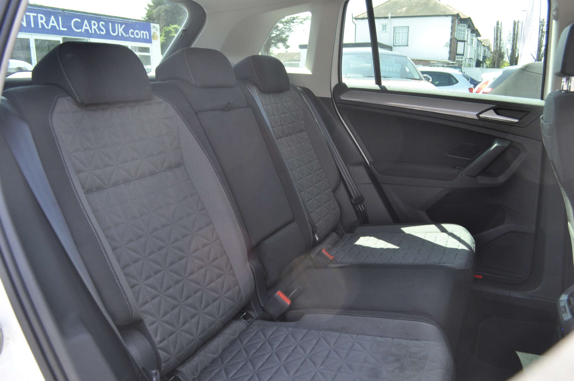 VOLKSWAGEN TIGUAN 2.0 Tiguan Life TDI Semi-Auto 5dr #8