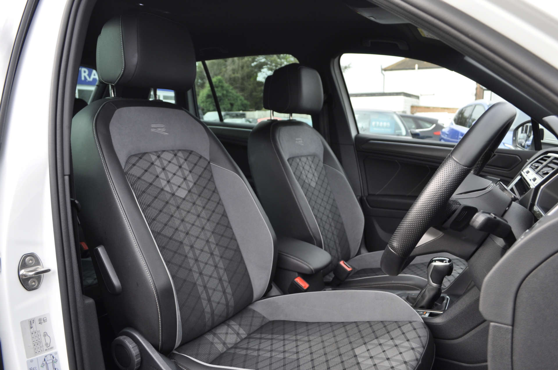 VOLKSWAGEN TIGUAN 1.4 Tiguan R-Line TSi PHEV Semi-Auto 5dr #9