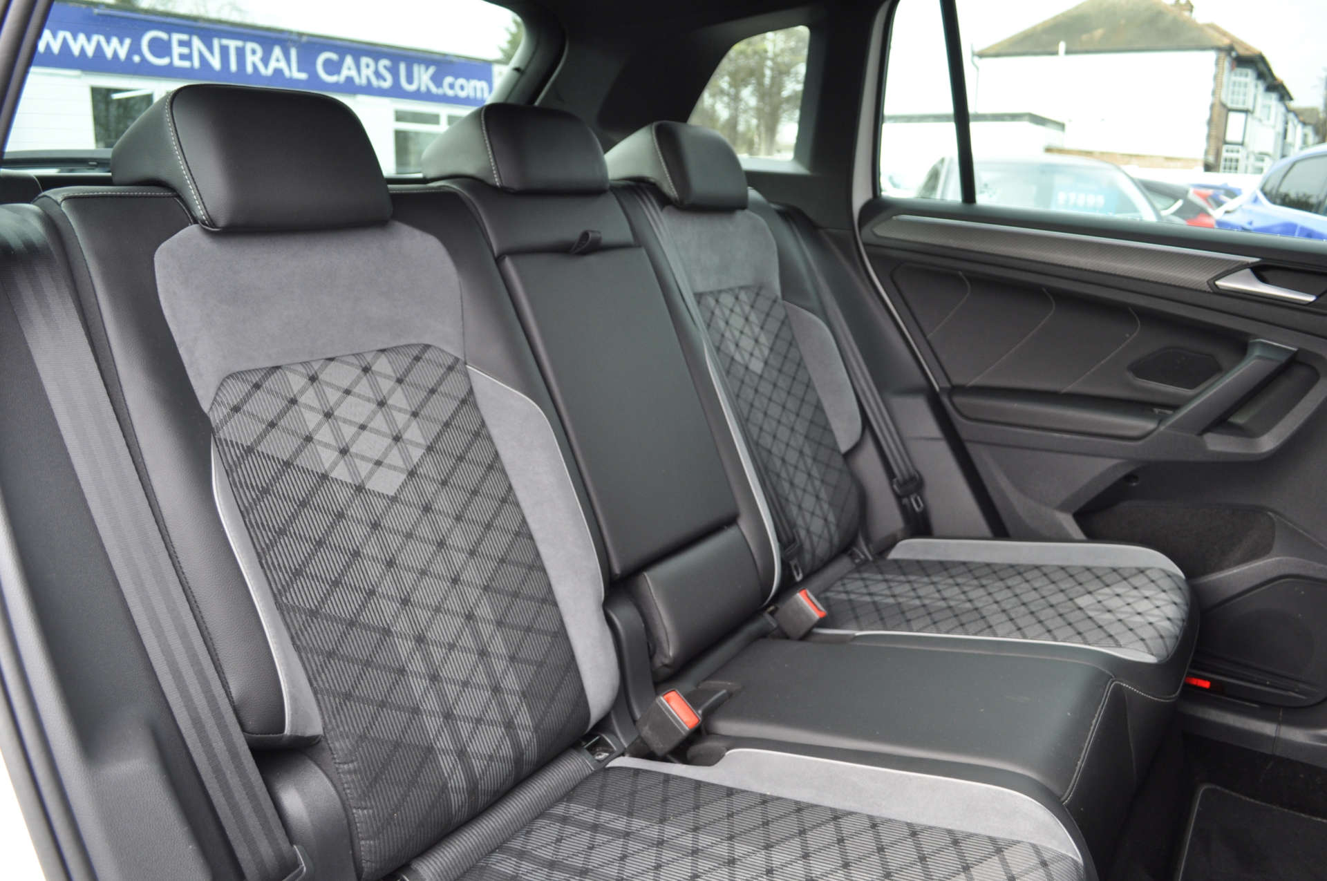 VOLKSWAGEN TIGUAN 1.4 Tiguan R-Line TSi PHEV Semi-Auto 5dr #10