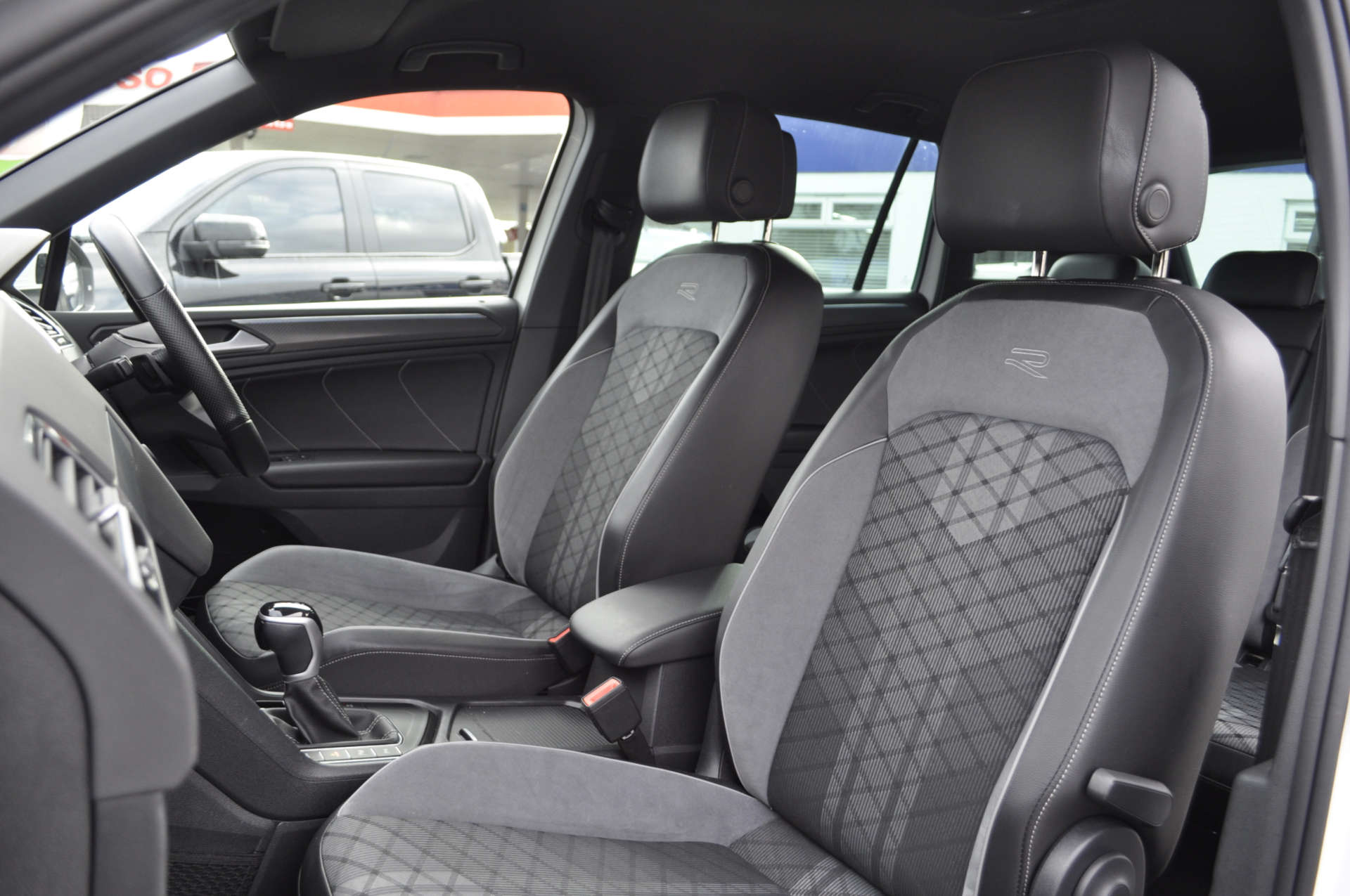 VOLKSWAGEN TIGUAN 1.4 Tiguan R-Line TSi PHEV Semi-Auto 5dr #12