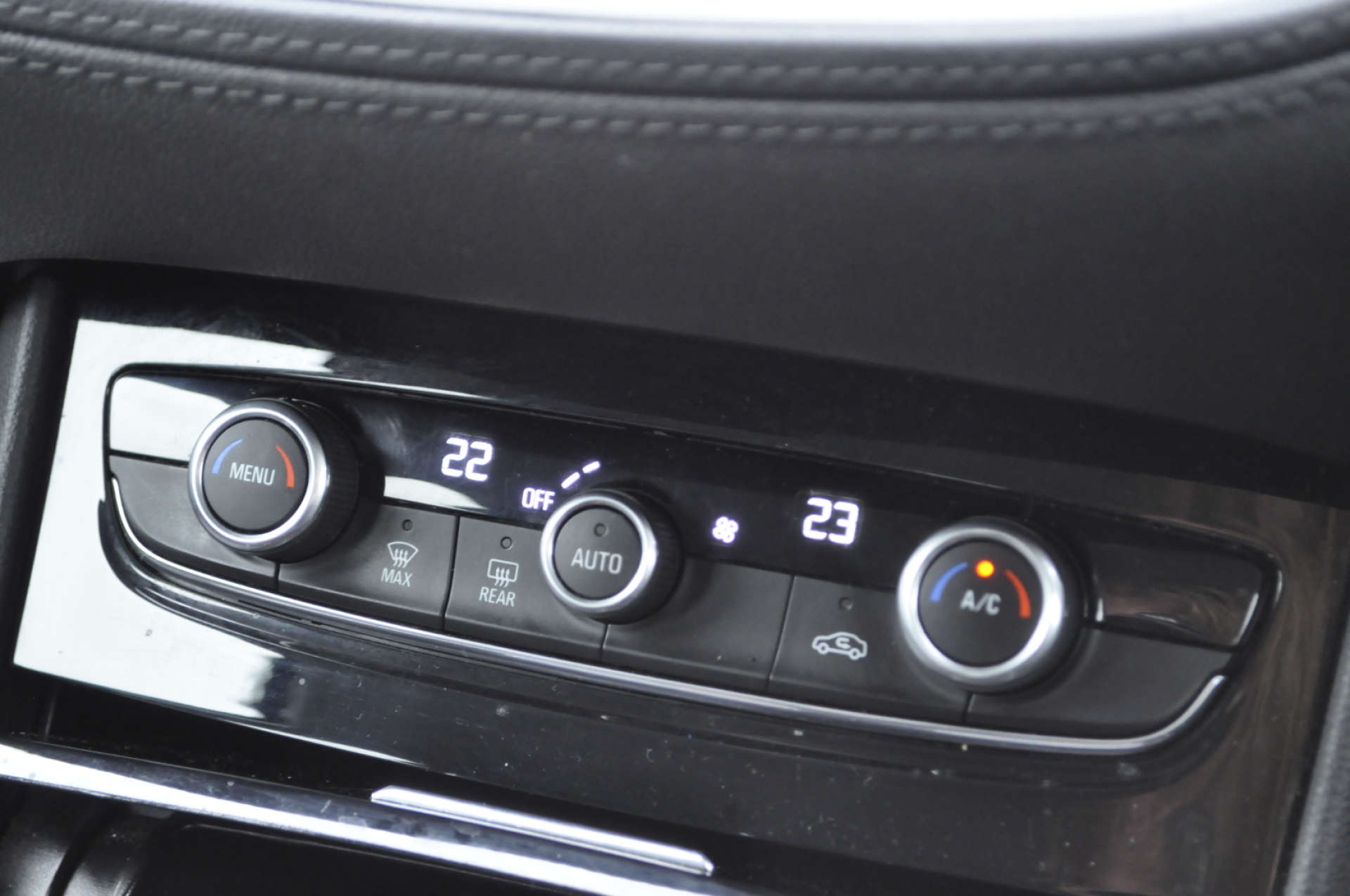 VAUXHALL GRANDLAND X 1.5 Grandland X SE TD S/S 5dr #17