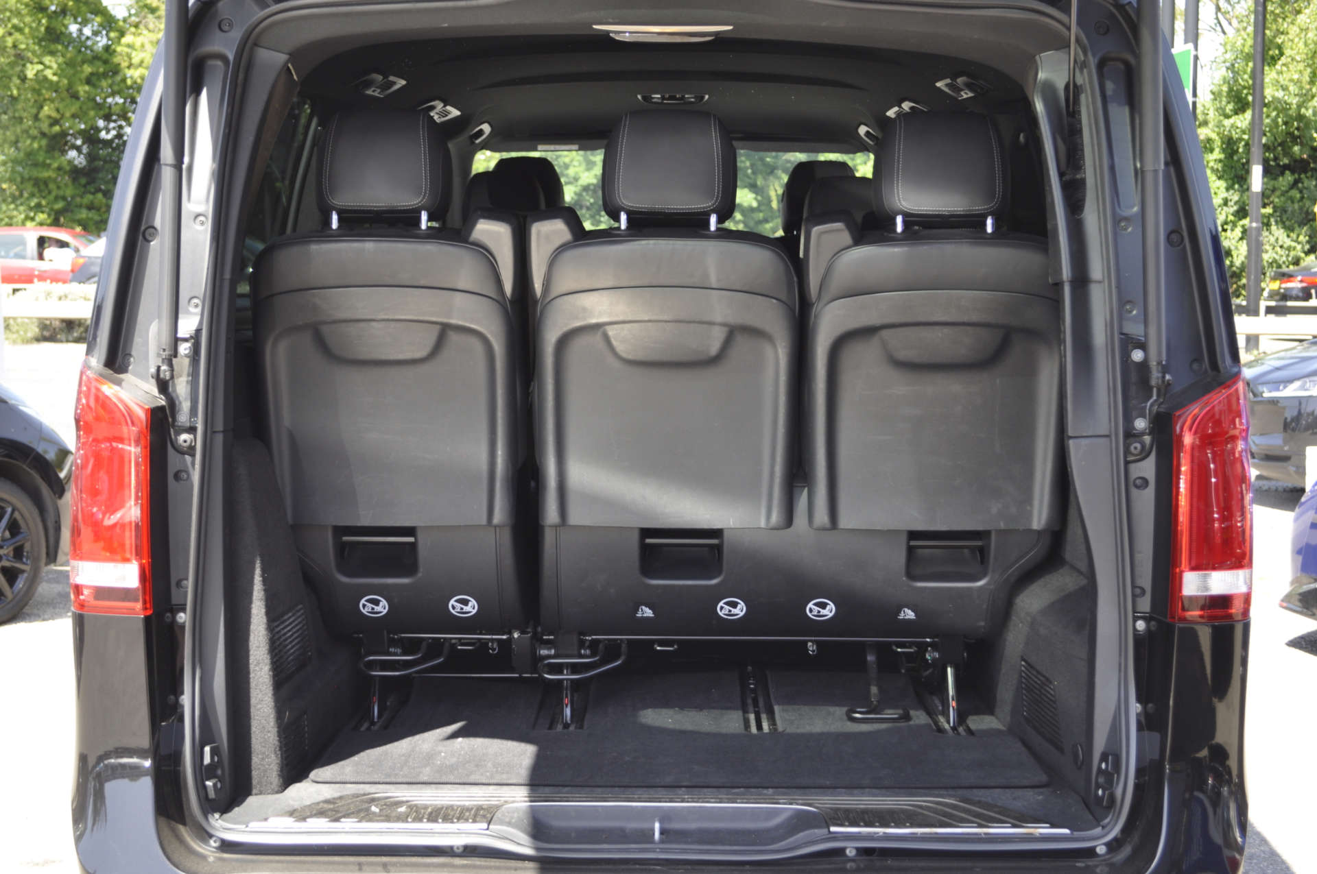 MERCEDES-BENZ V-CLASS 2.0 V 220 D AMG Line Auto 5dr #14