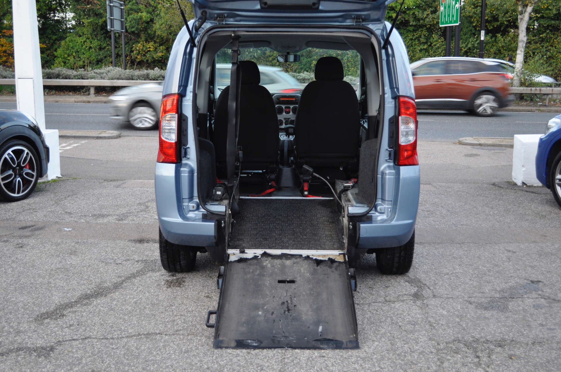 FIAT QUBO 1.2 Qubo Dynamic Semi-Auto 5dr Disabled Access Motability Car #22