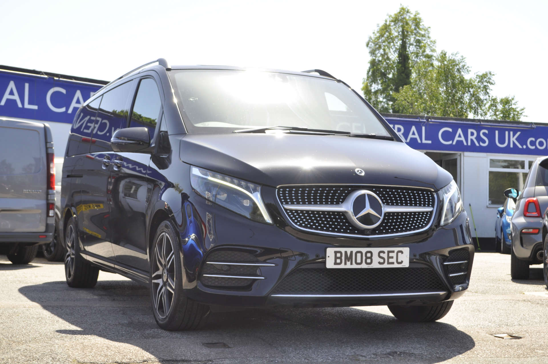 MERCEDES-BENZ V-CLASS 2.0 V 220 D AMG Line Auto 5dr #33