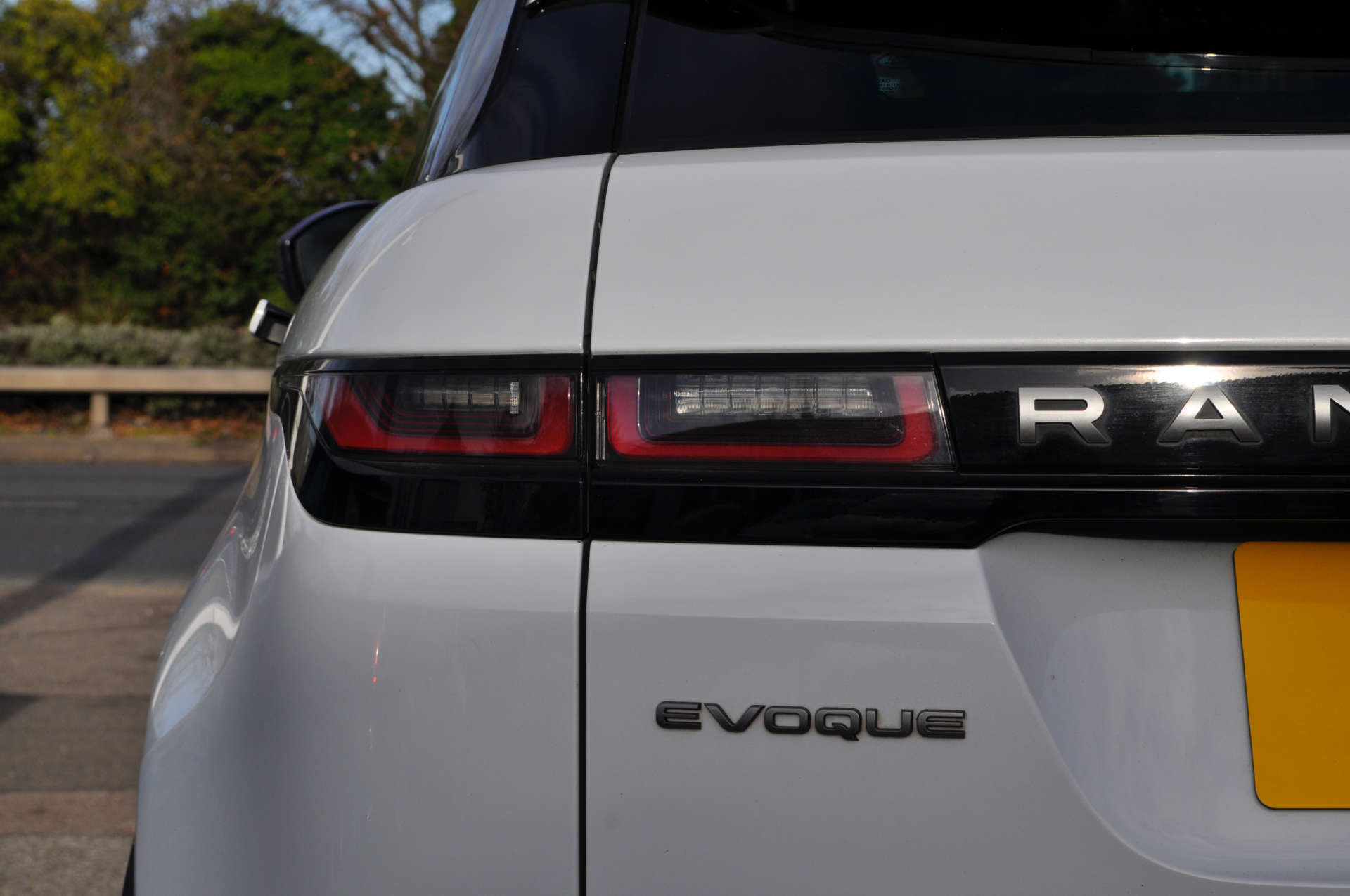 LAND ROVER RANGE ROVER EVOQUE 2.0 FIRST EDITION 4WD 5dr #39