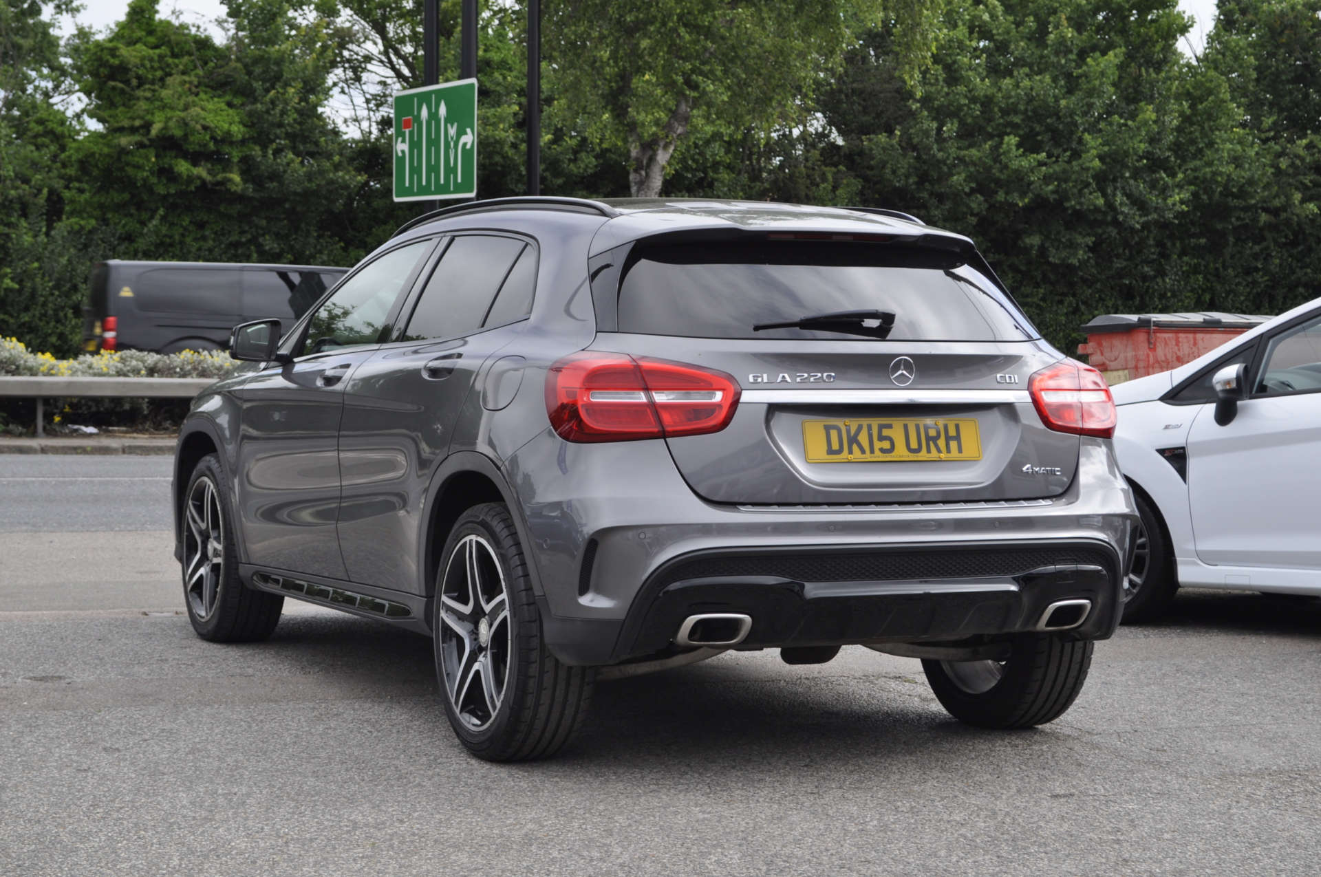MERCEDES-BENZ GLA 2.2 GLA220 AMG Line Premium+CDi 4Matic Auto 4WD 5dr #4