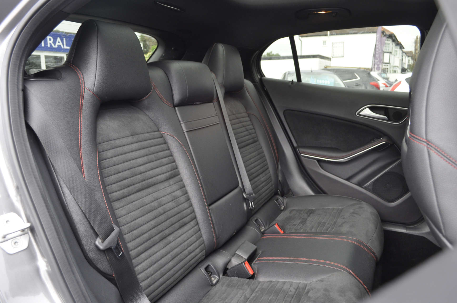 MERCEDES-BENZ GLA 2.2 GLA220 AMG Line Premium+CDi 4Matic Auto 4WD 5dr #8