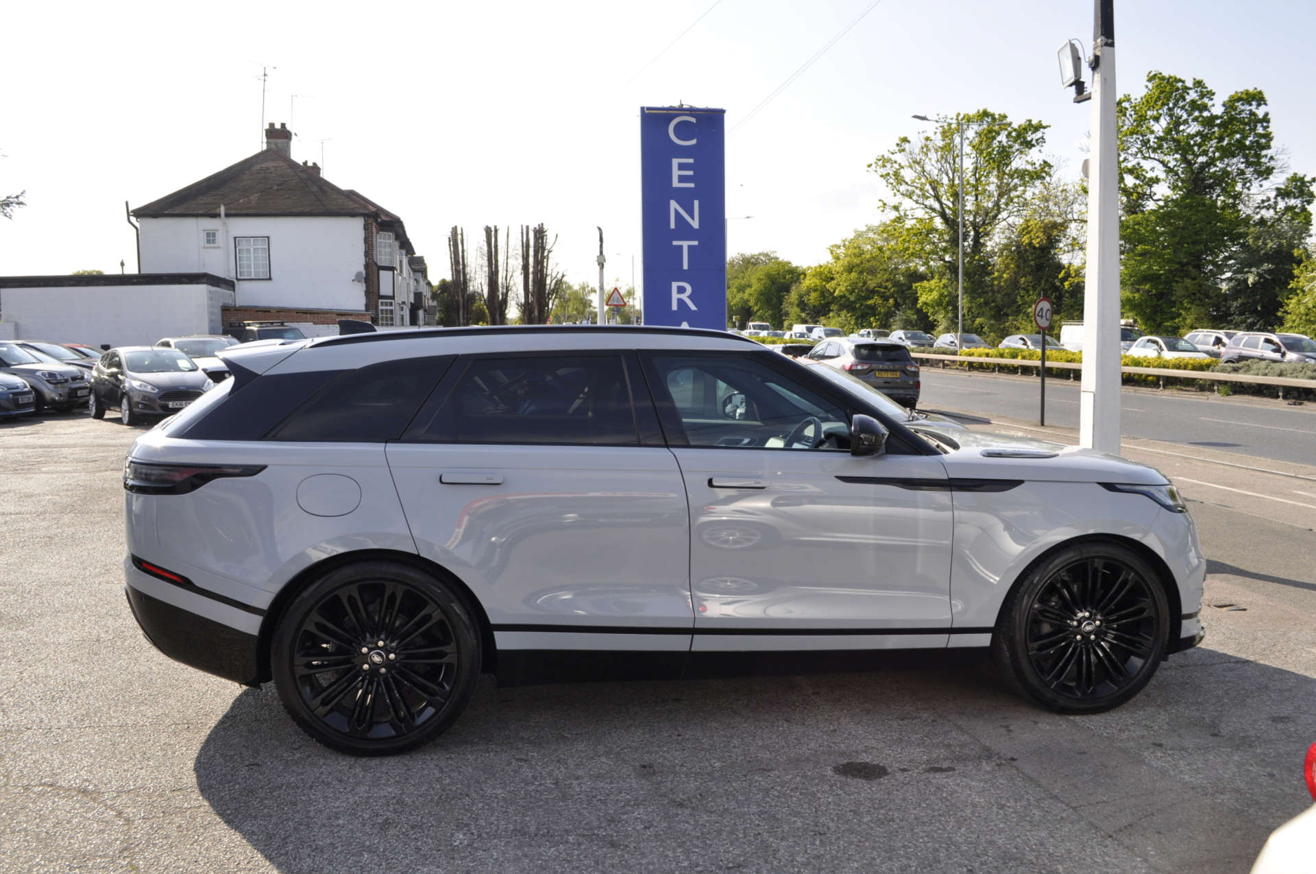 LAND ROVER RANGE ROVER VELAR 2.0 Range Rover Velar Dynamic HSE Auto 4WD 5dr #9