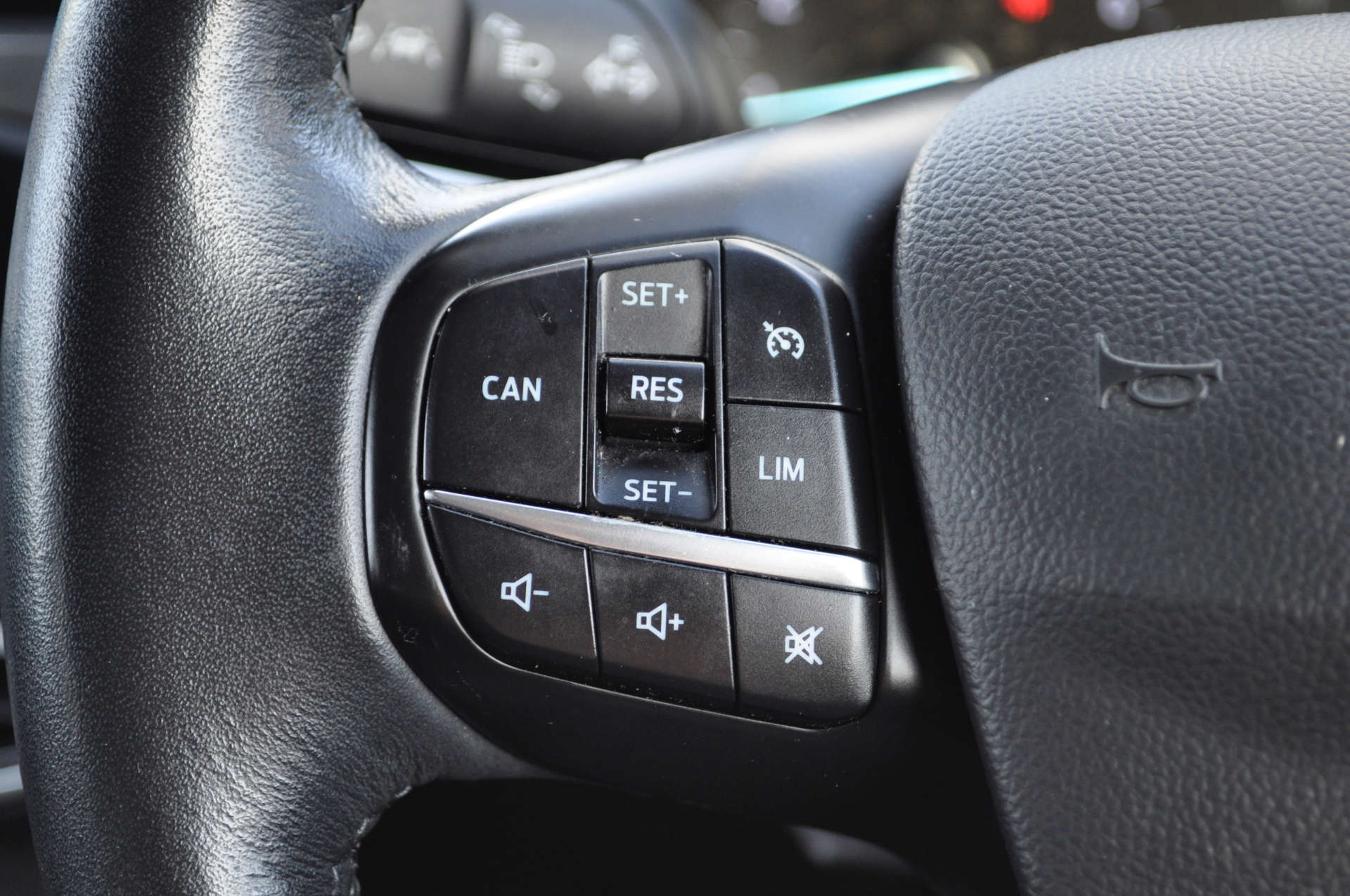 FORD FOCUS 1.0 Focus Titanium 5dr #19