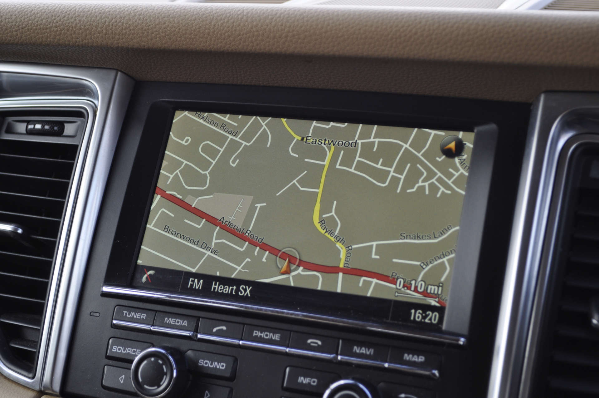 PORSCHE MACAN 3.0 Macan S D Semi-Auto 4WD 5dr #16