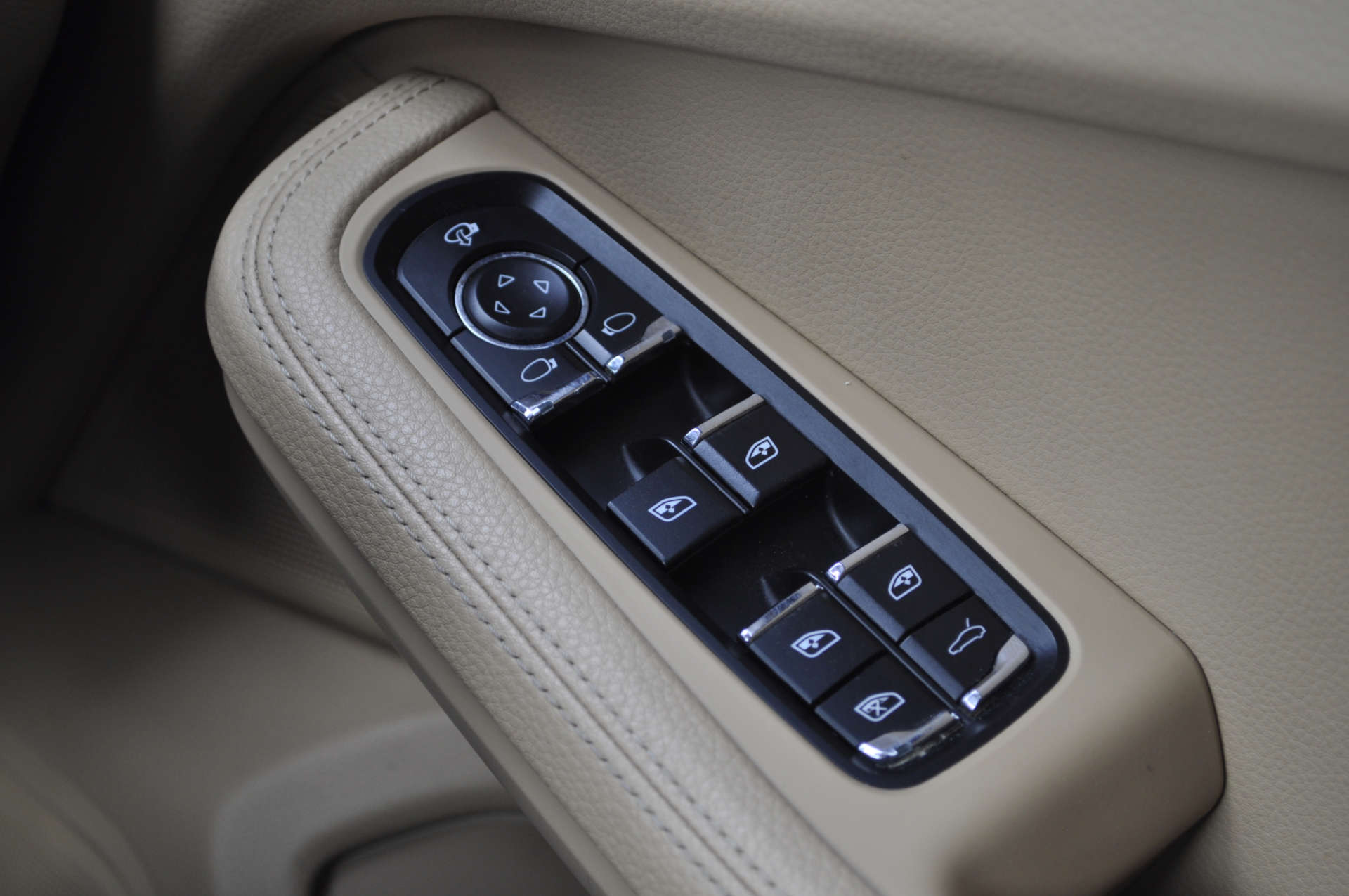 PORSCHE MACAN 3.0 Macan S D Semi-Auto 4WD 5dr #24