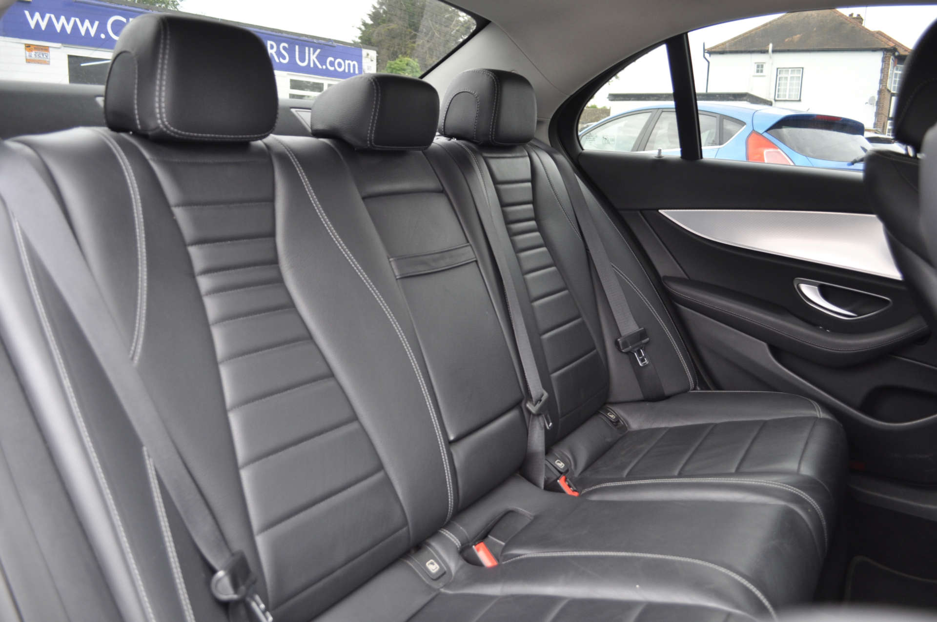 MERCEDES E200 #10