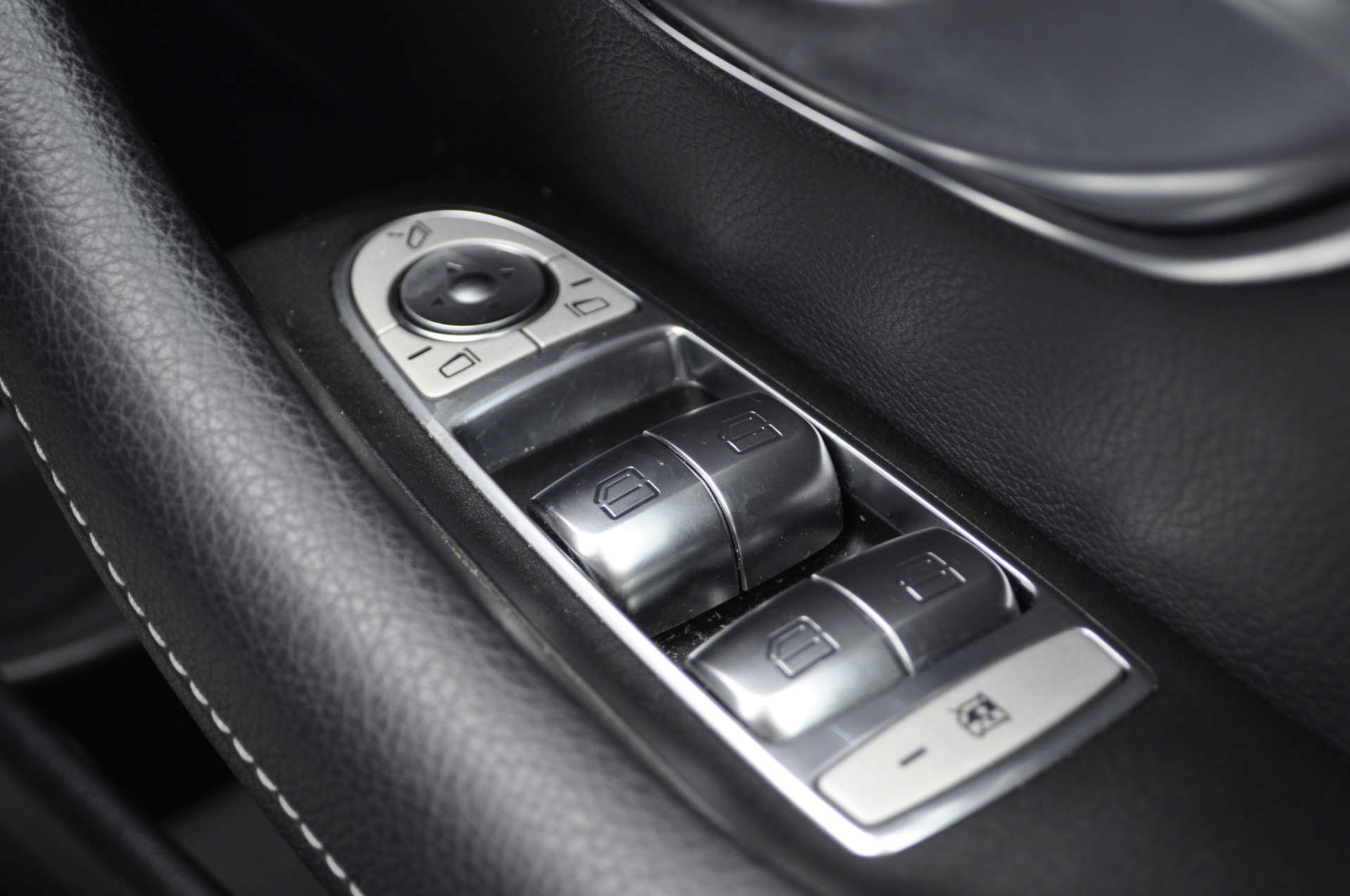 MERCEDES E200 #22