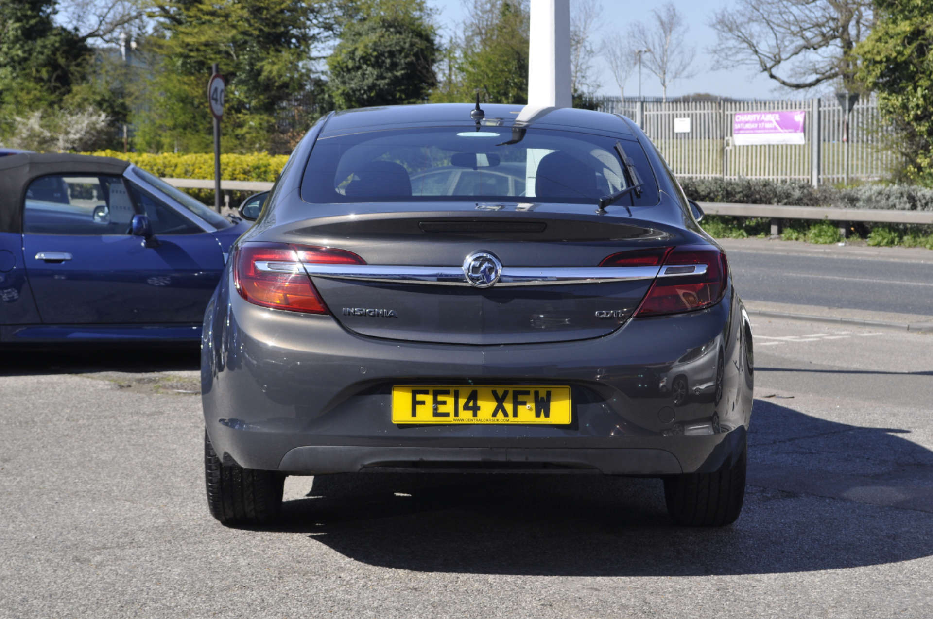VAUXHALL INSIGNIA 2.0 Insignia Design CDTI Auto 5dr #1
