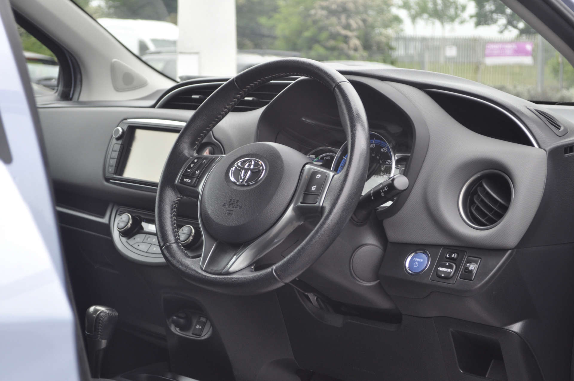 TOYOTA YARIS 1.5 Yaris Hybrid Icon CVT 5dr #6