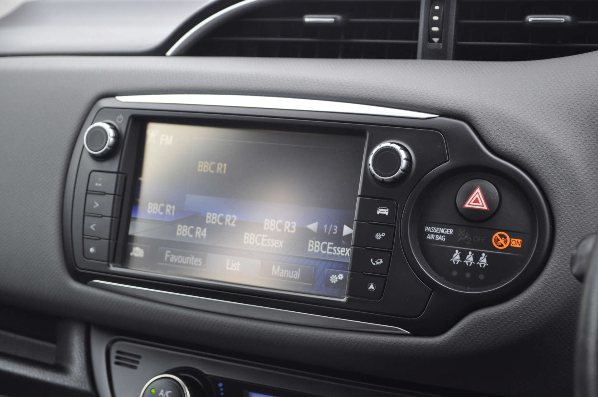 TOYOTA YARIS 1.5 Yaris Hybrid Icon CVT 5dr #14