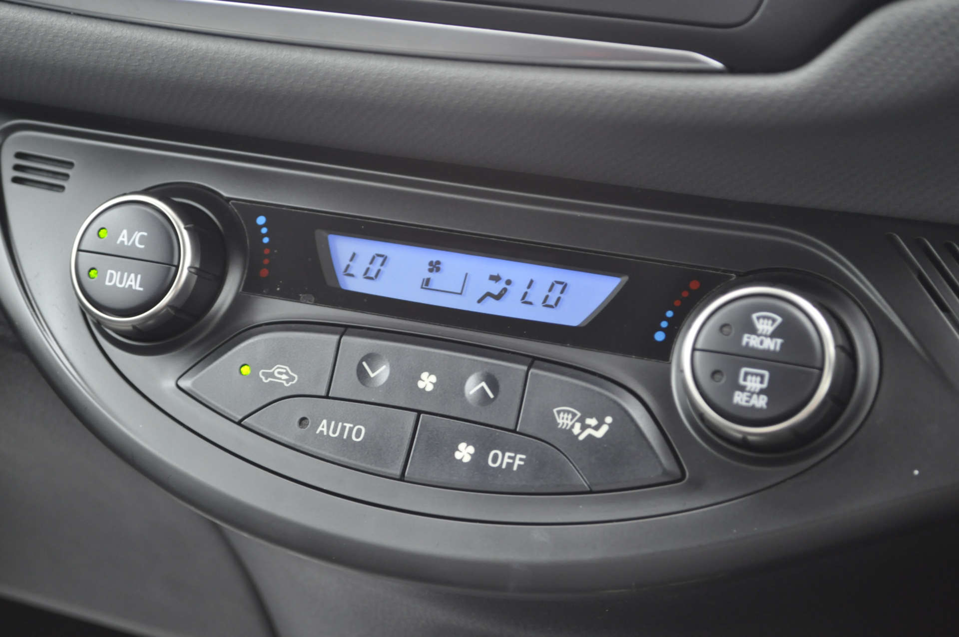 TOYOTA YARIS 1.5 Yaris Hybrid Icon CVT 5dr #17