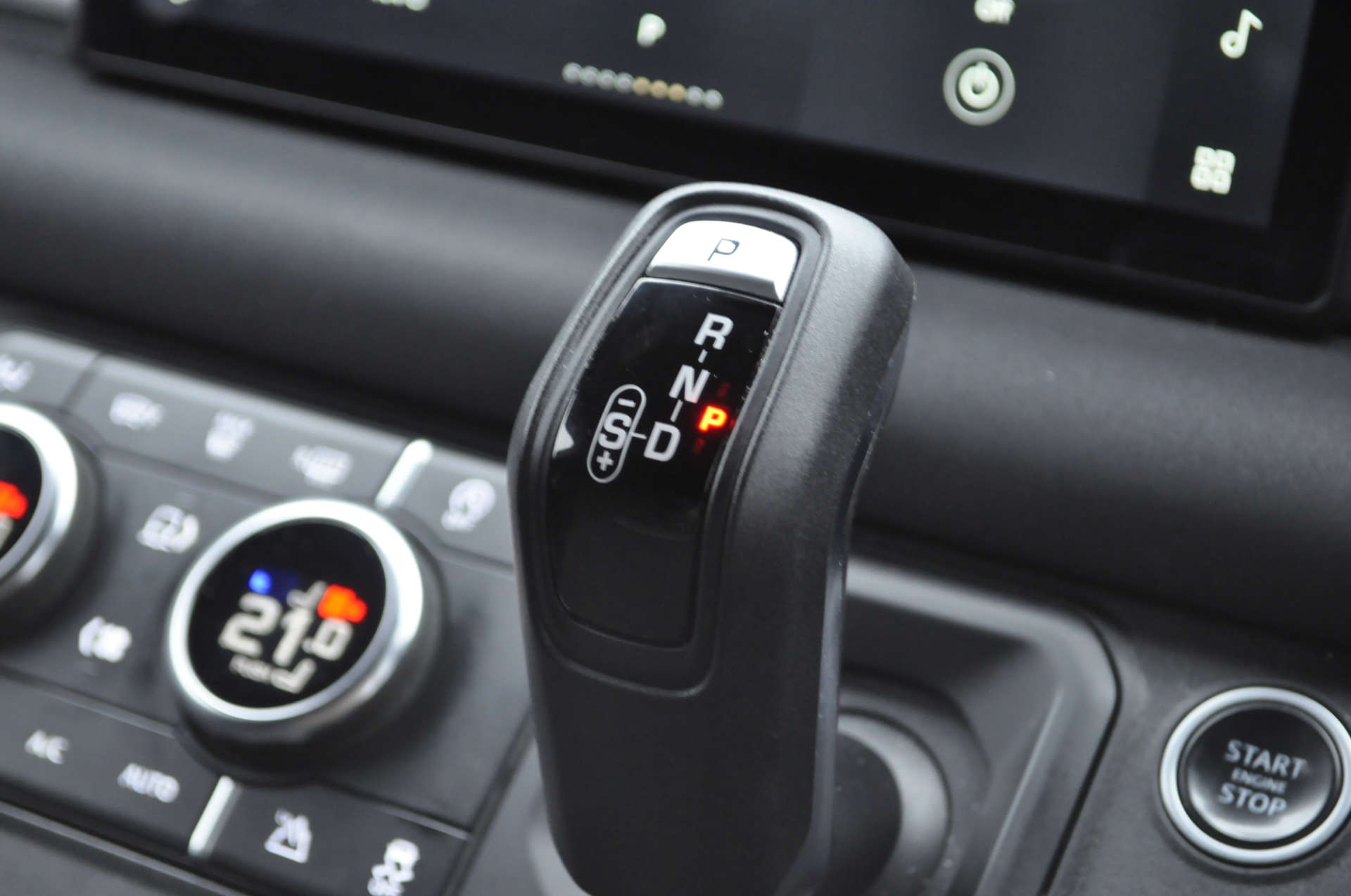 LAND ROVER DEFENDER 3.0 HARD TOP 4WD dr #25