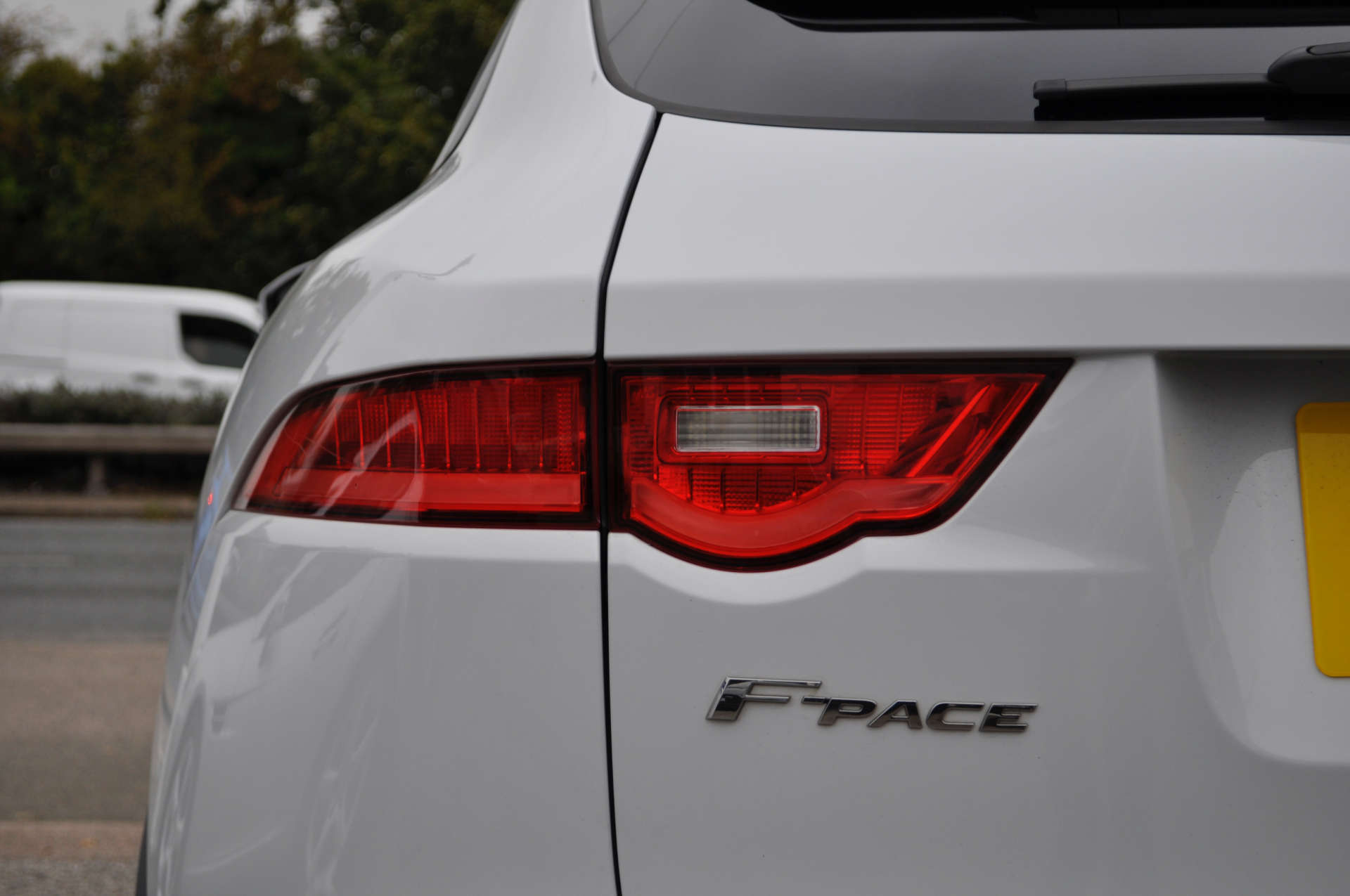 JAGUAR F-PACE 2.0 F-Pace Chequered Flag AWD D Auto 4WD 5dr #38
