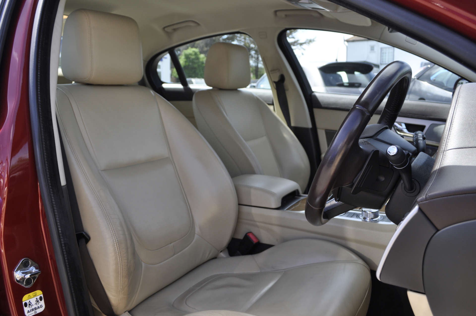 JAGUAR XF 2.2 XF Premium Luxury D Auto 4dr #9