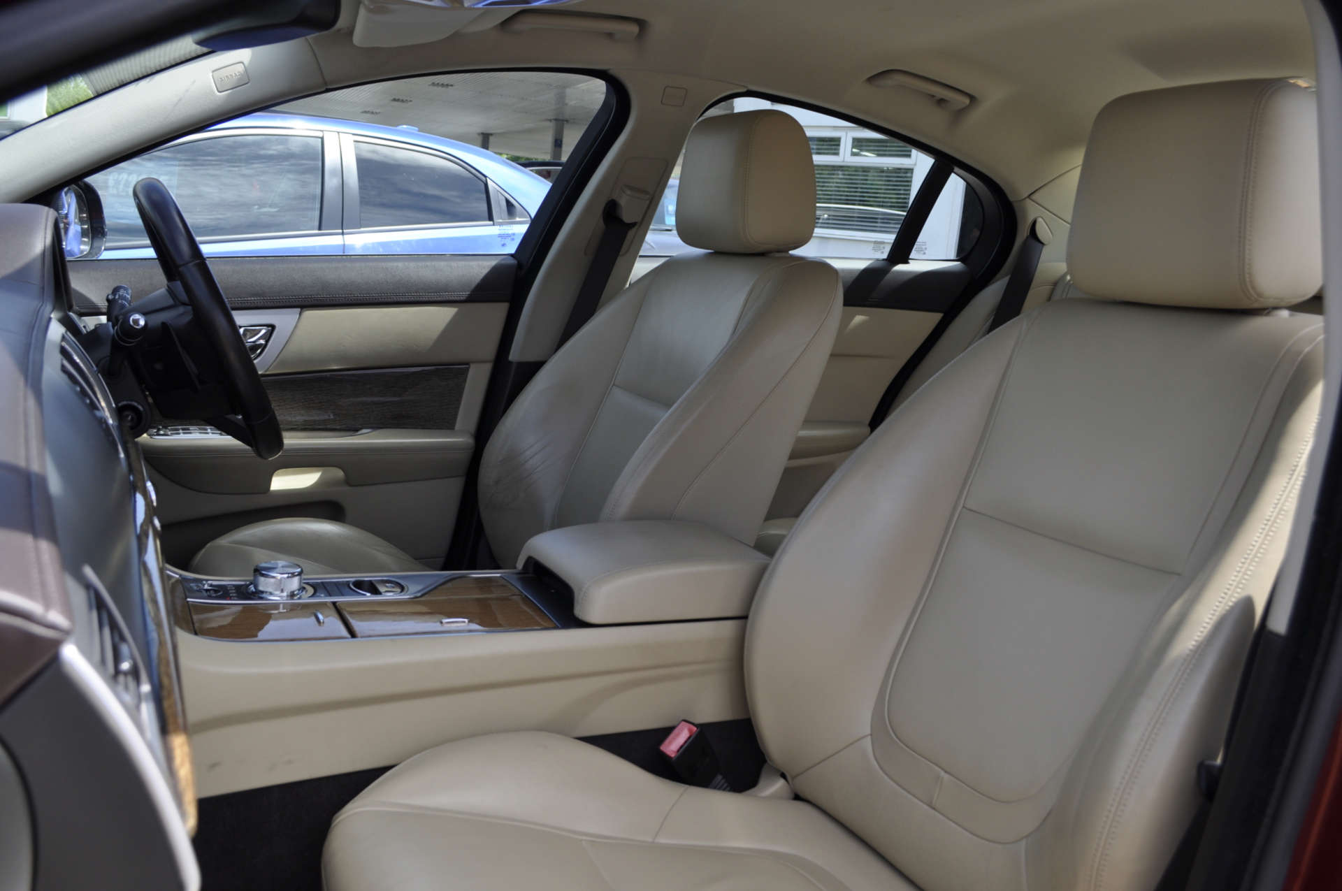 JAGUAR XF 2.2 XF Premium Luxury D Auto 4dr #12