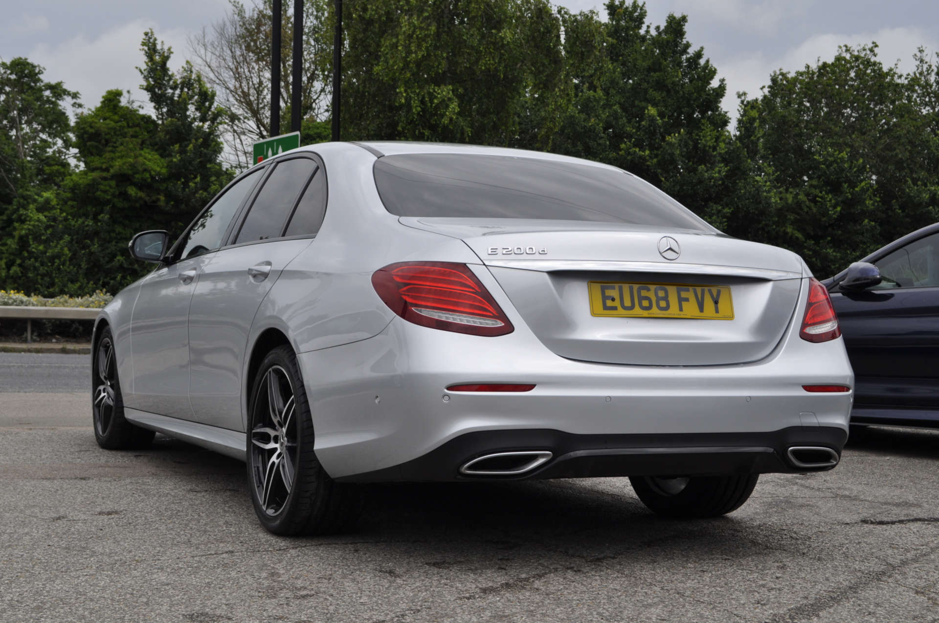 MERCEDES E200 #26