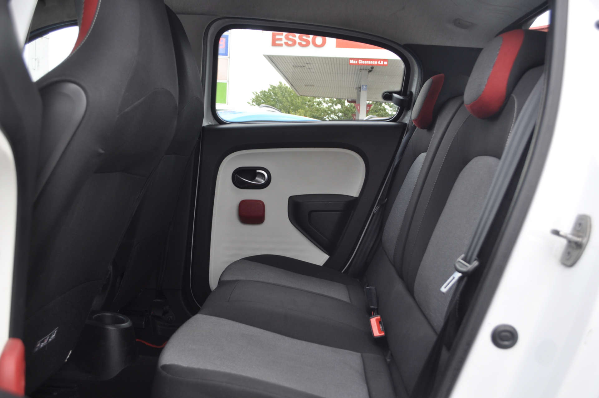 RENAULT TWINGO 1.0 Twingo Play SCe 5dr #9