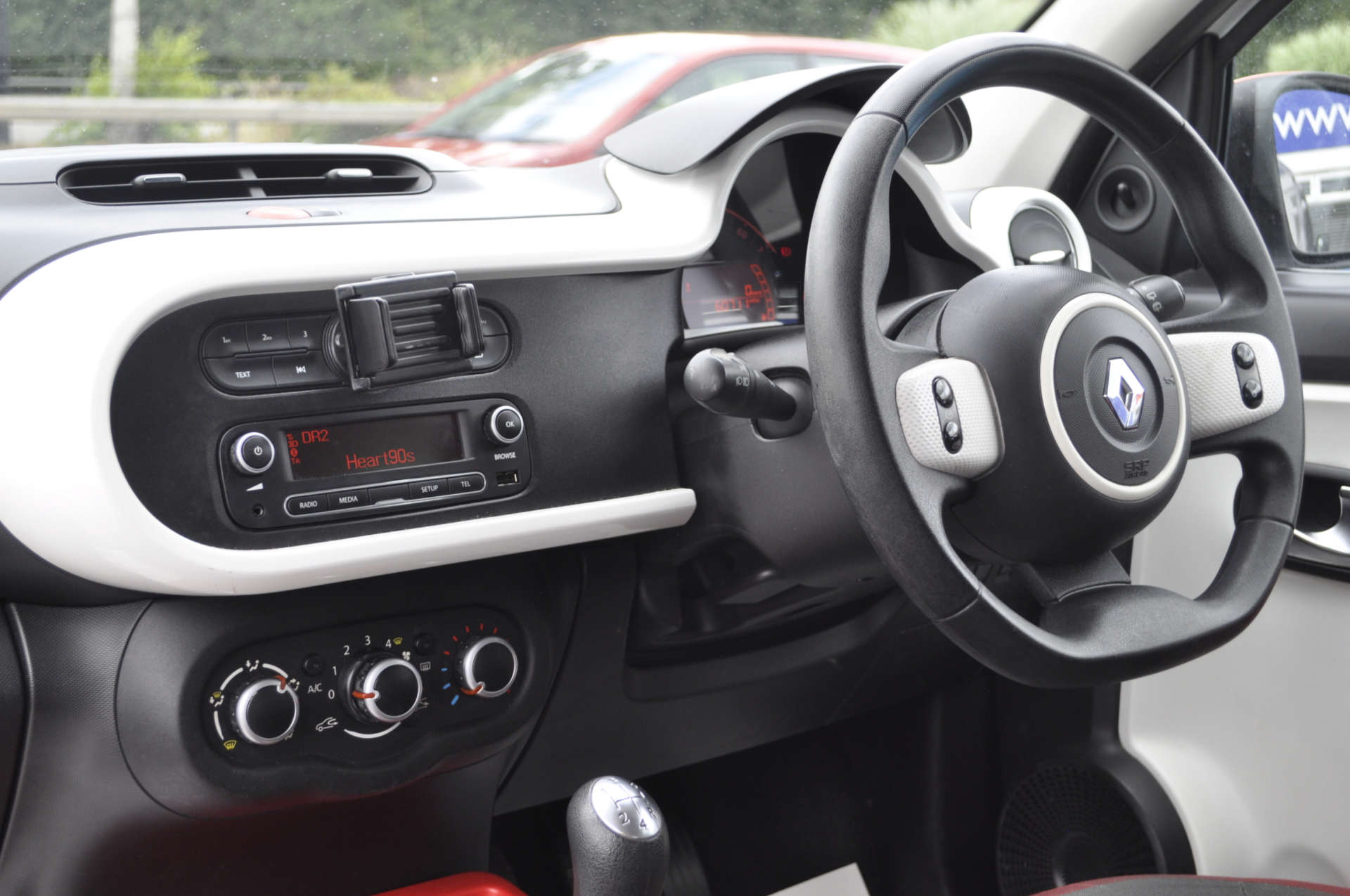 RENAULT TWINGO 1.0 Twingo Play SCe 5dr #11