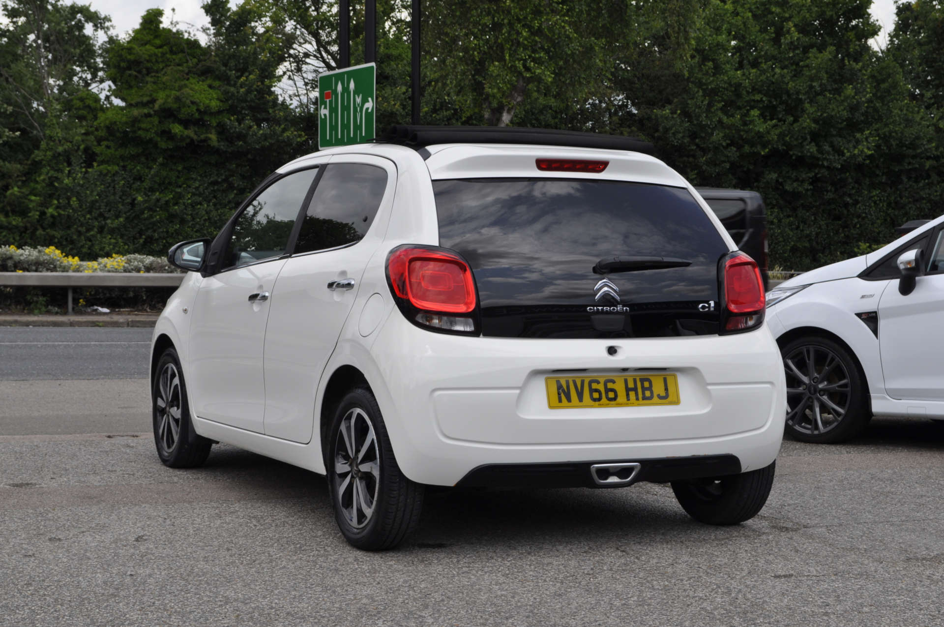 CITROEN C1 1.2 C1 Airscape Flair PureTech 5dr #4